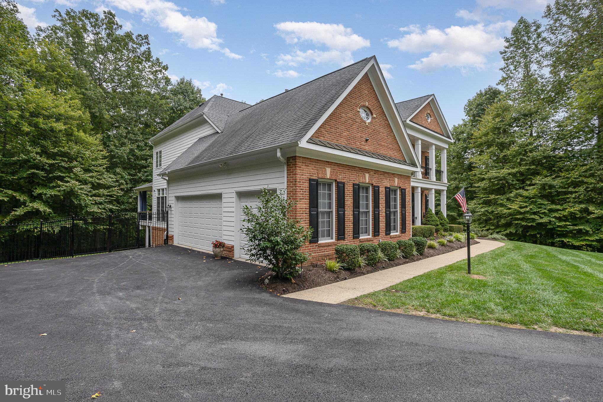 RIVER FALLS - Residential