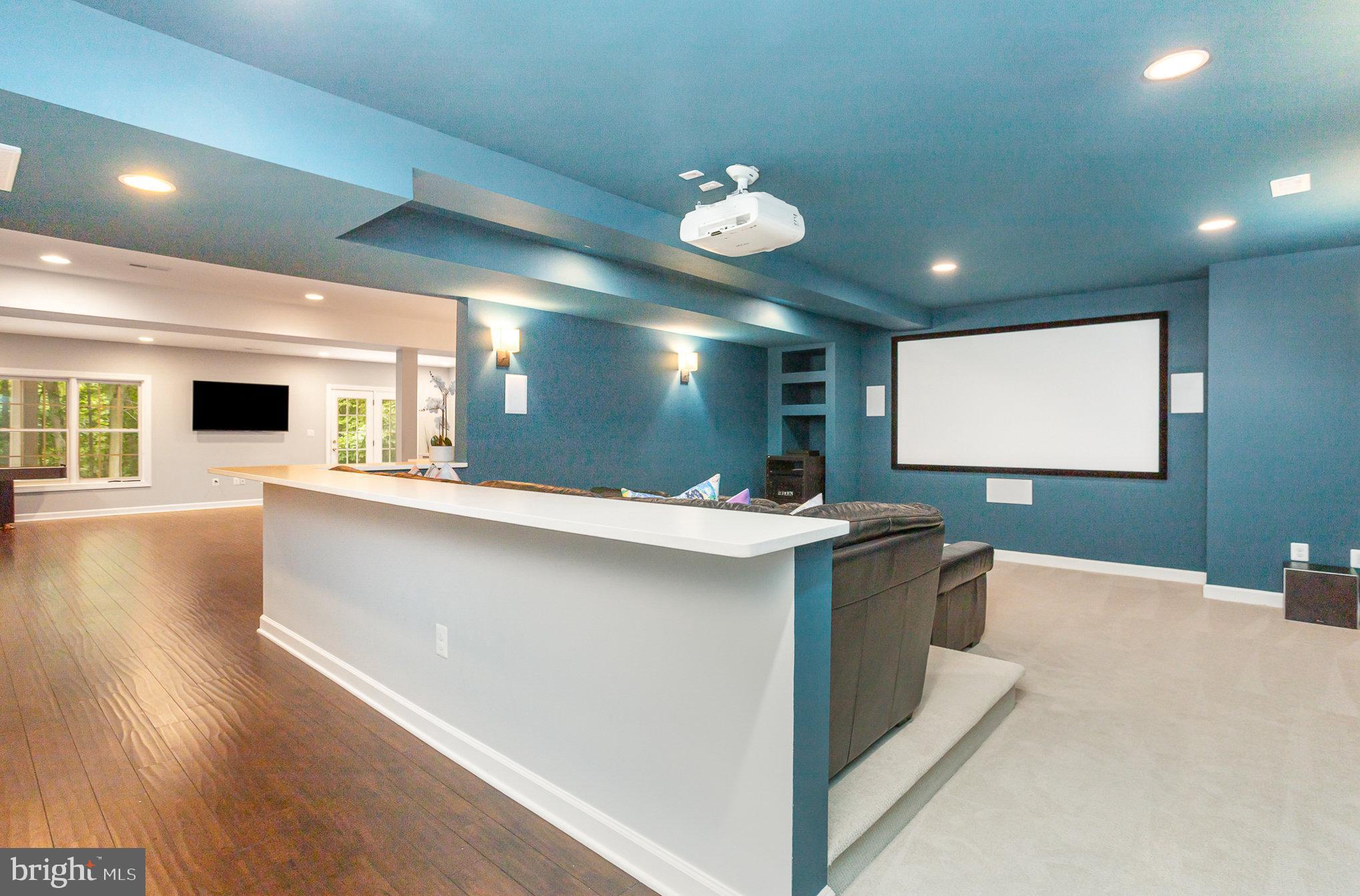 RIVER FALLS - Residential