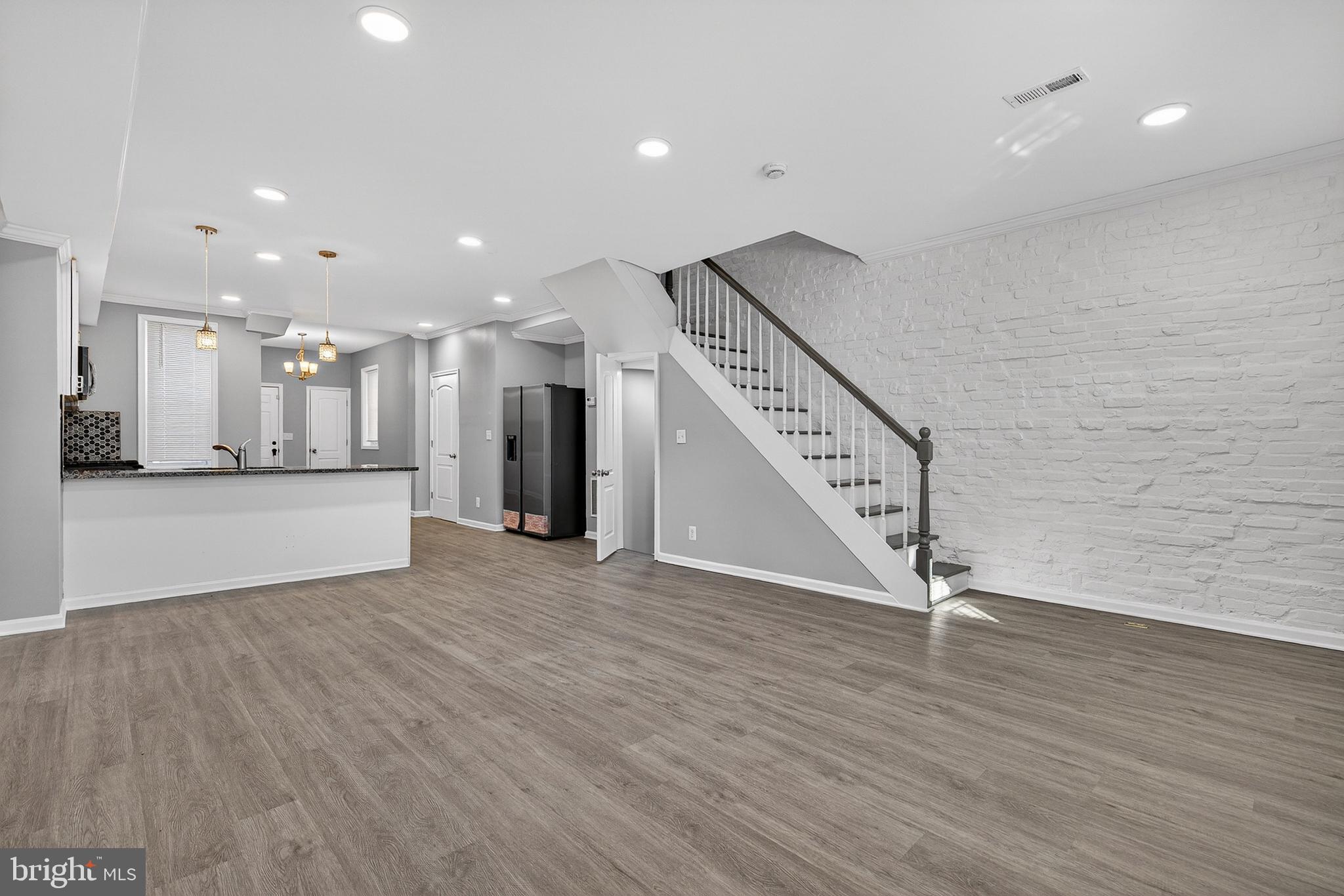 GREENSPRING - Residential