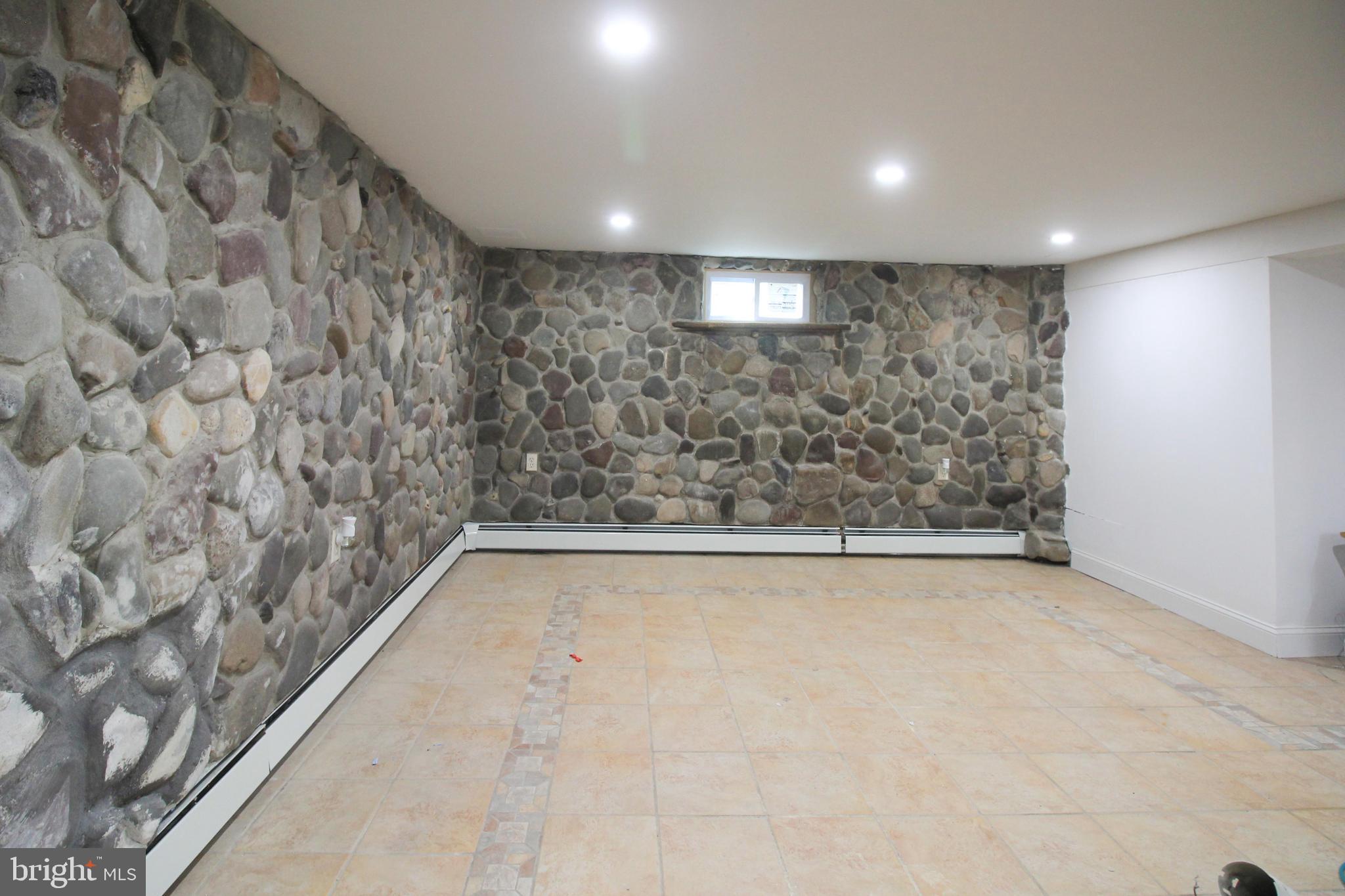 GLEN ASHTON FARMS - Residential Lease