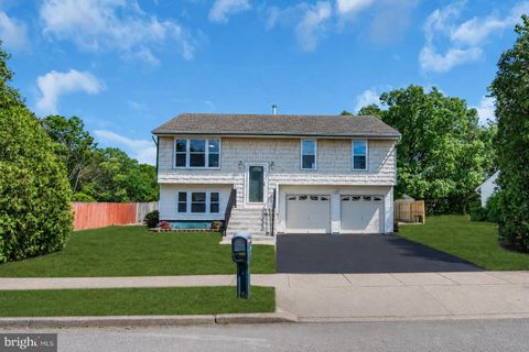 Homes For Sale - 48 Lamp Post Dr<br/> BARNEGAT, NJ 08005