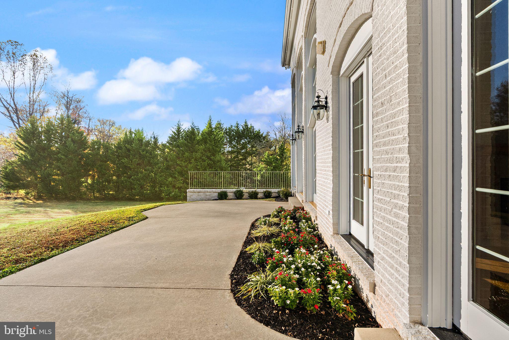 MERRY GO ROUND FARM - Residential