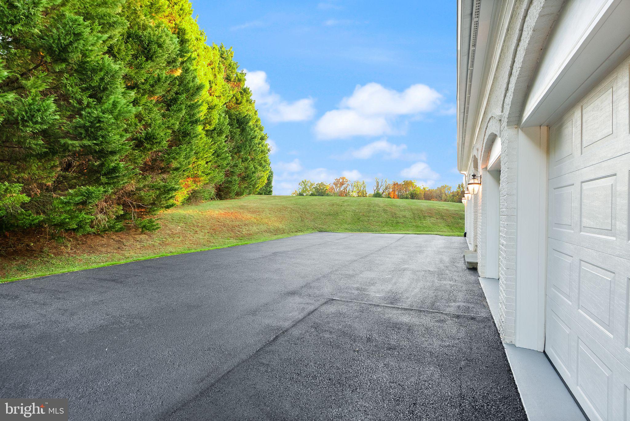 MERRY GO ROUND FARM - Residential