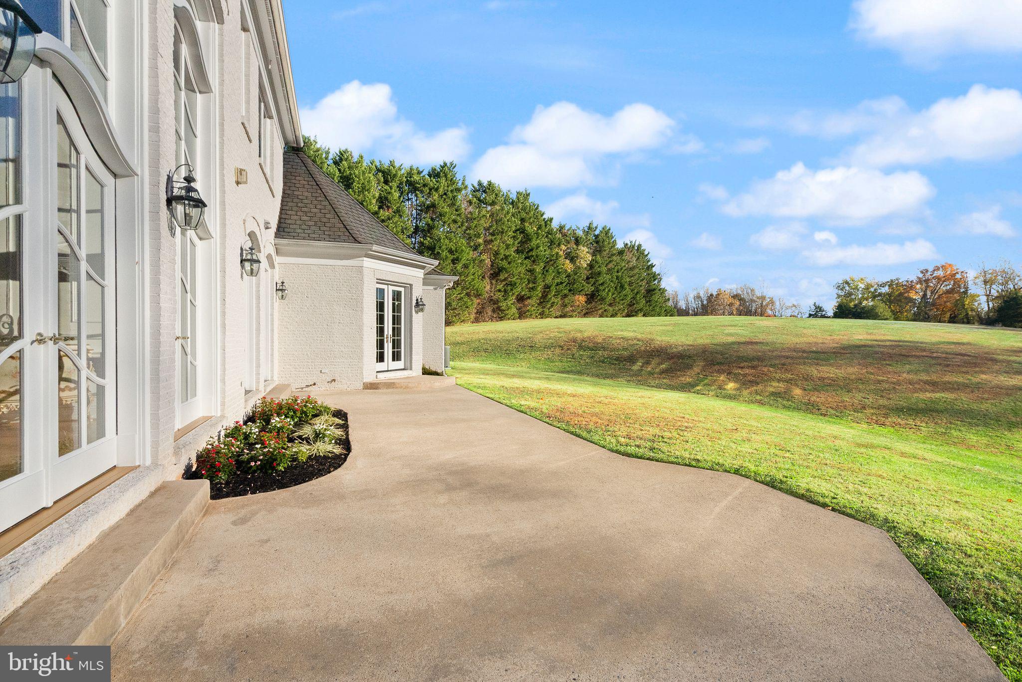 MERRY GO ROUND FARM - Residential