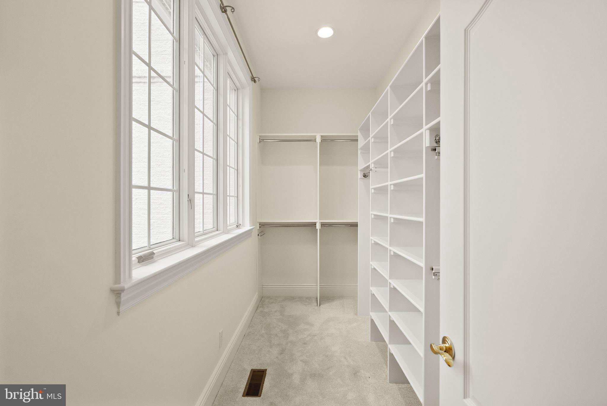 MERRY GO ROUND FARM - Residential