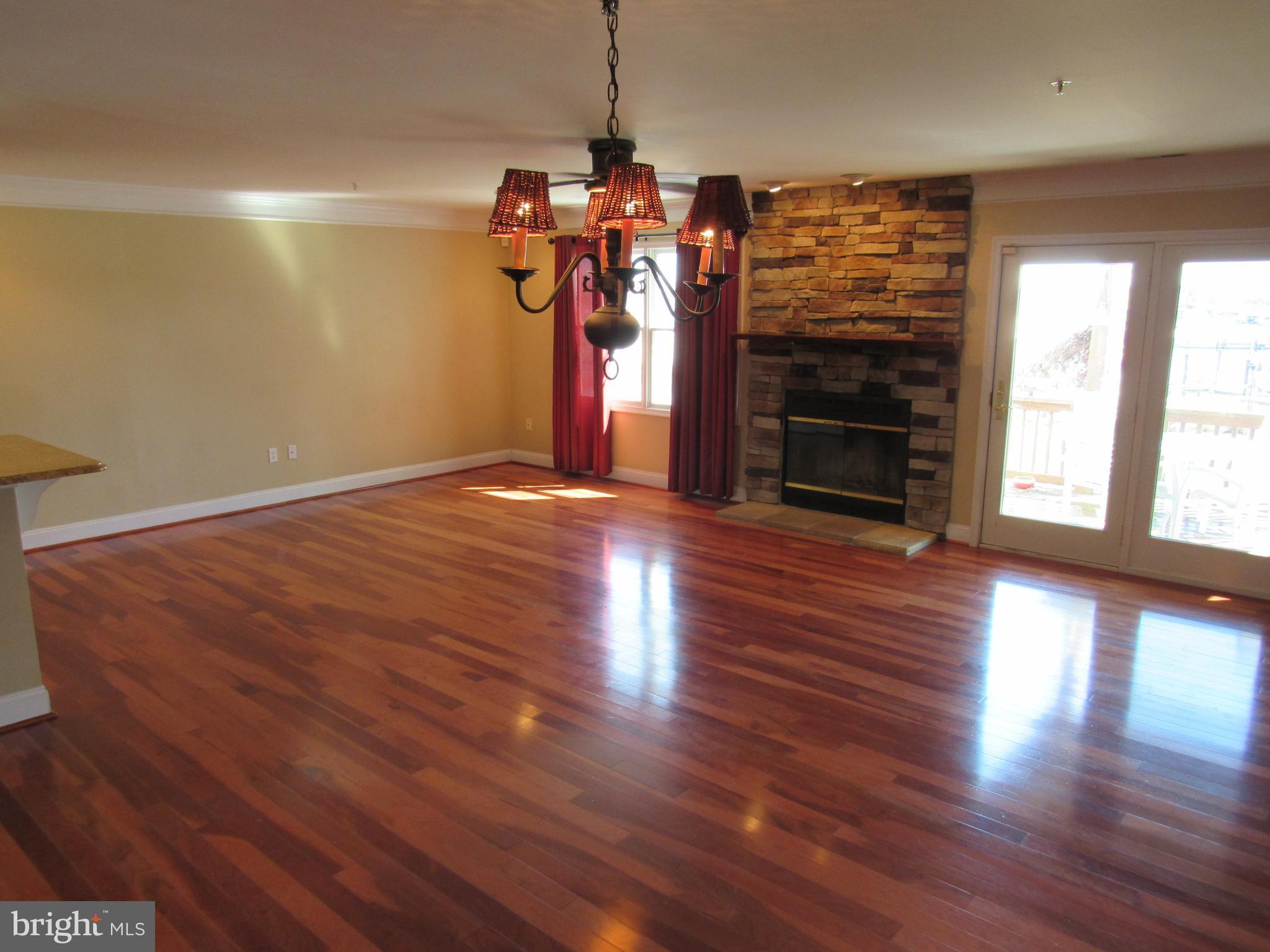 BAYSIDE - Residential Lease