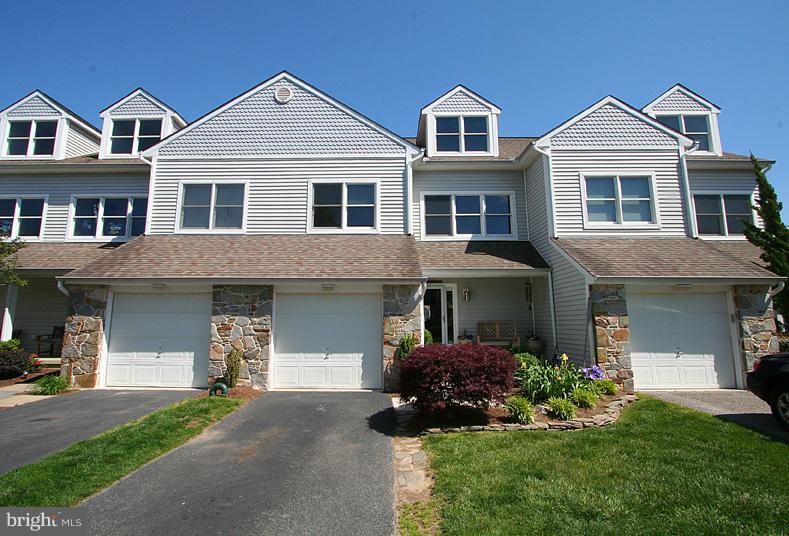 BAYSIDE - Residential Lease