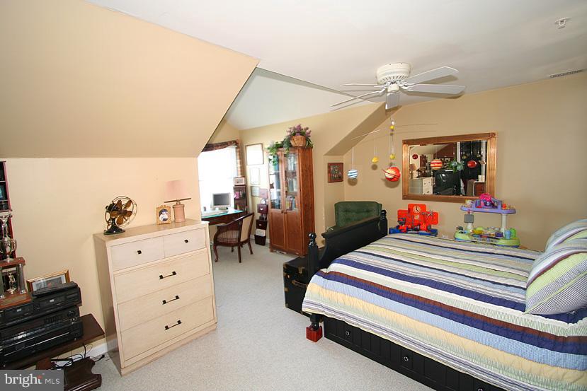 BAYSIDE - Residential Lease