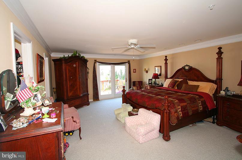 BAYSIDE - Residential Lease