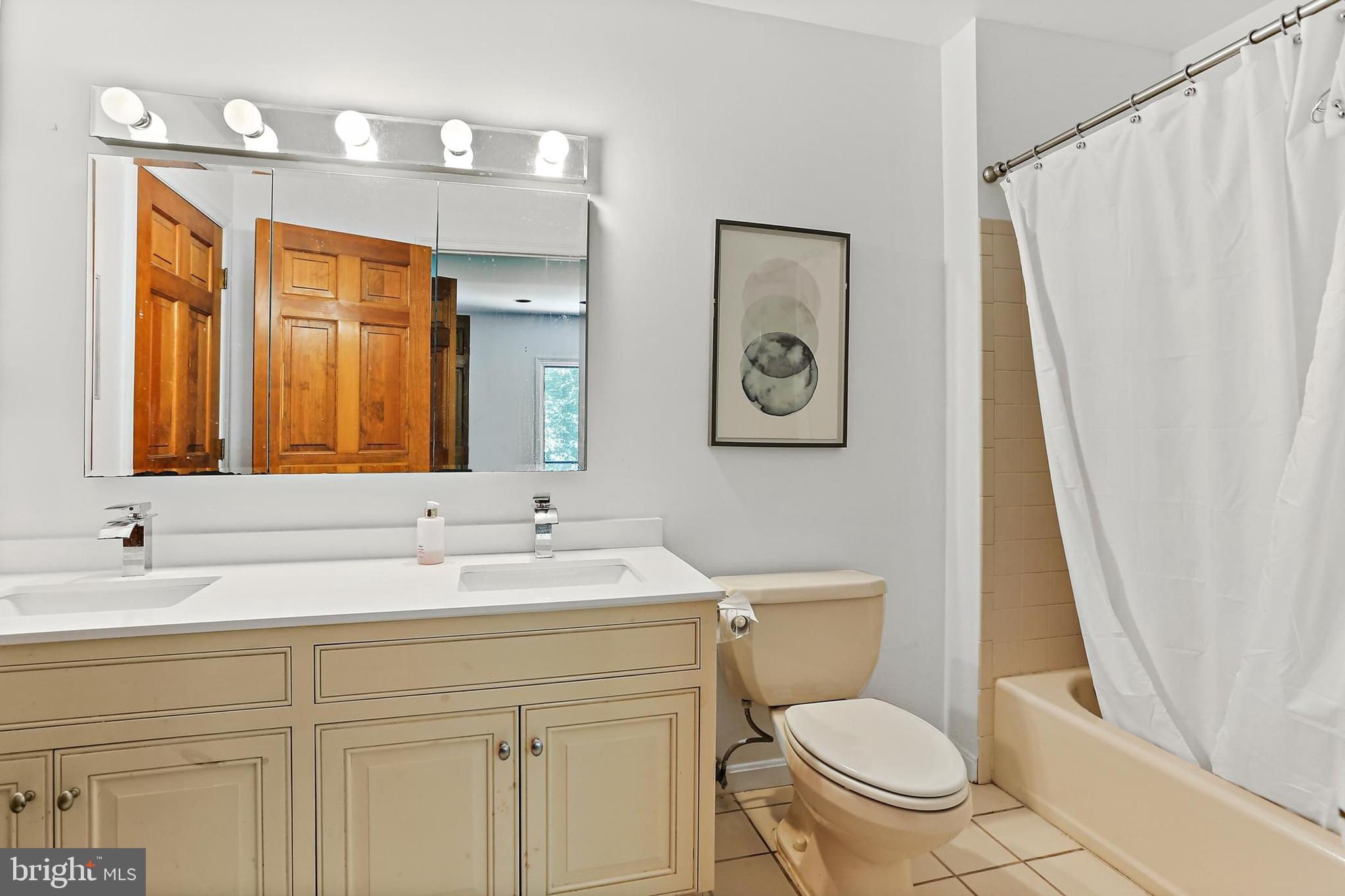 TRIADELPHIA WOODS - Residential Lease