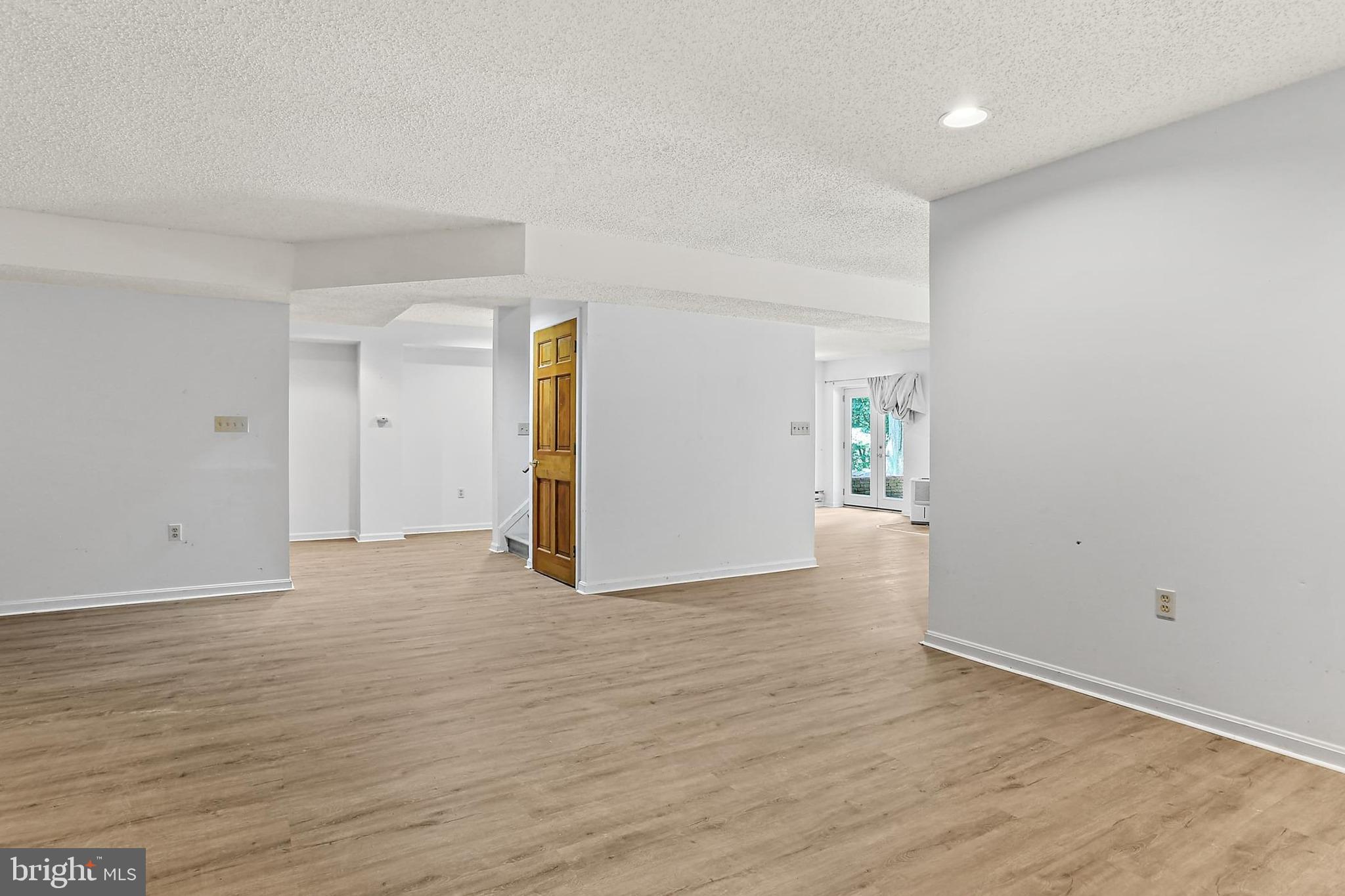 TRIADELPHIA WOODS - Residential Lease