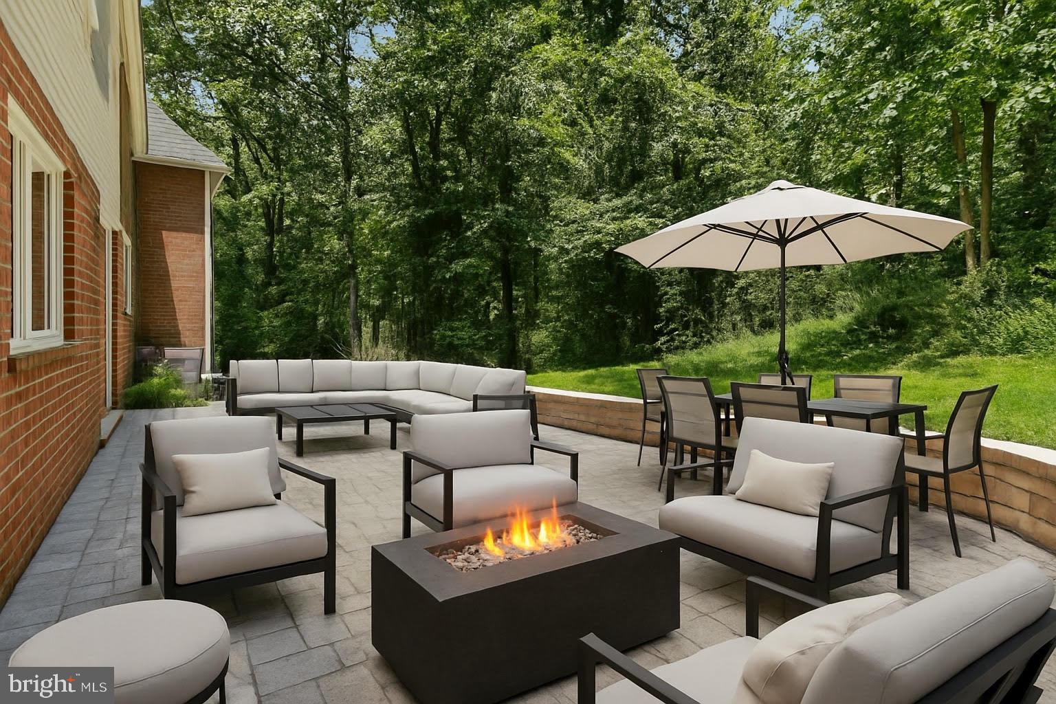 TRIADELPHIA WOODS - Residential Lease