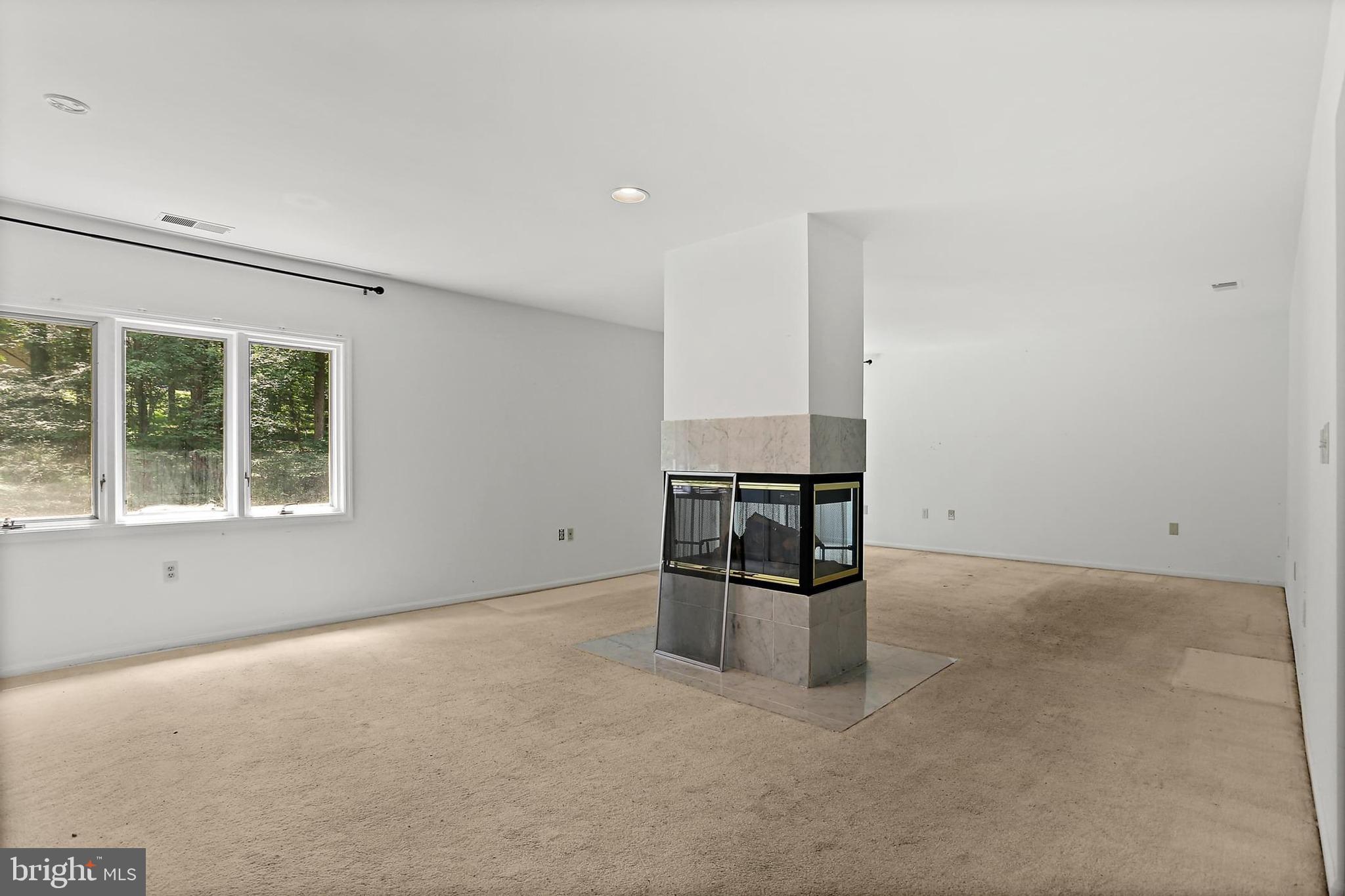 TRIADELPHIA WOODS - Residential Lease