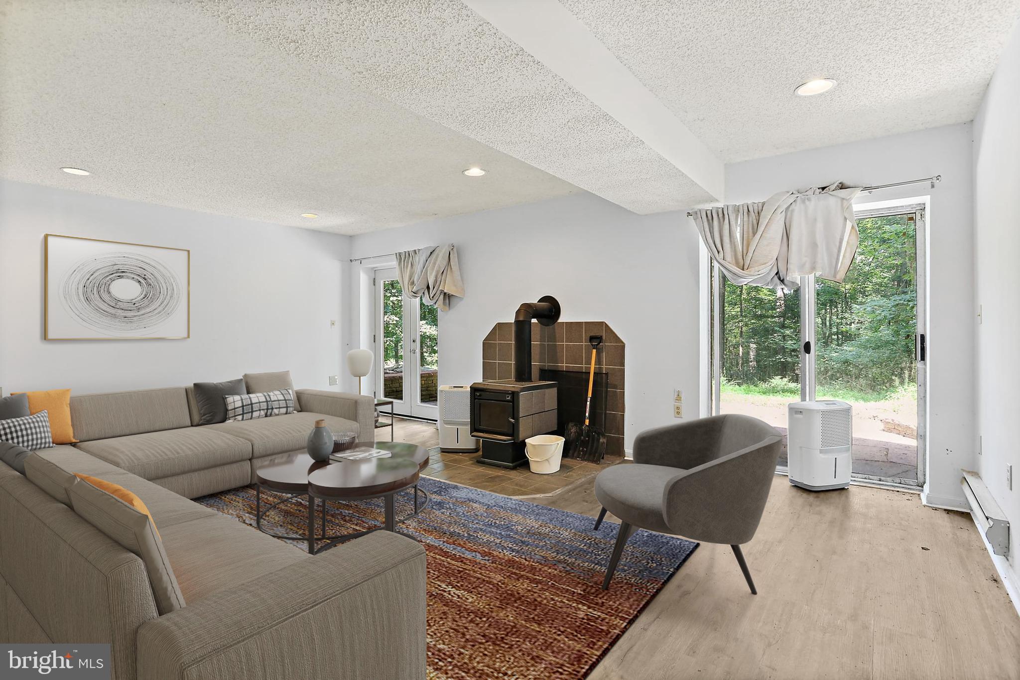 TRIADELPHIA WOODS - Residential Lease