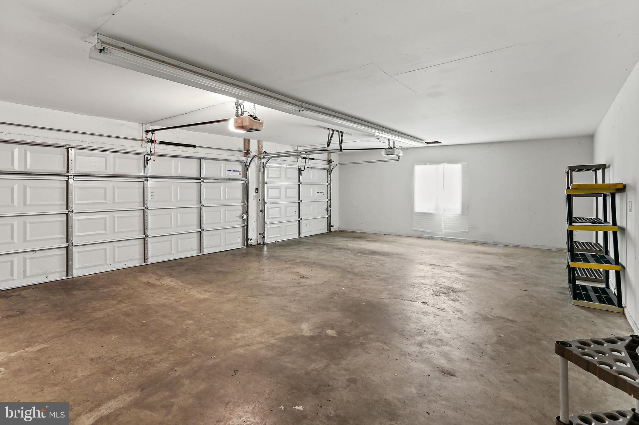 TRIADELPHIA WOODS - Residential Lease