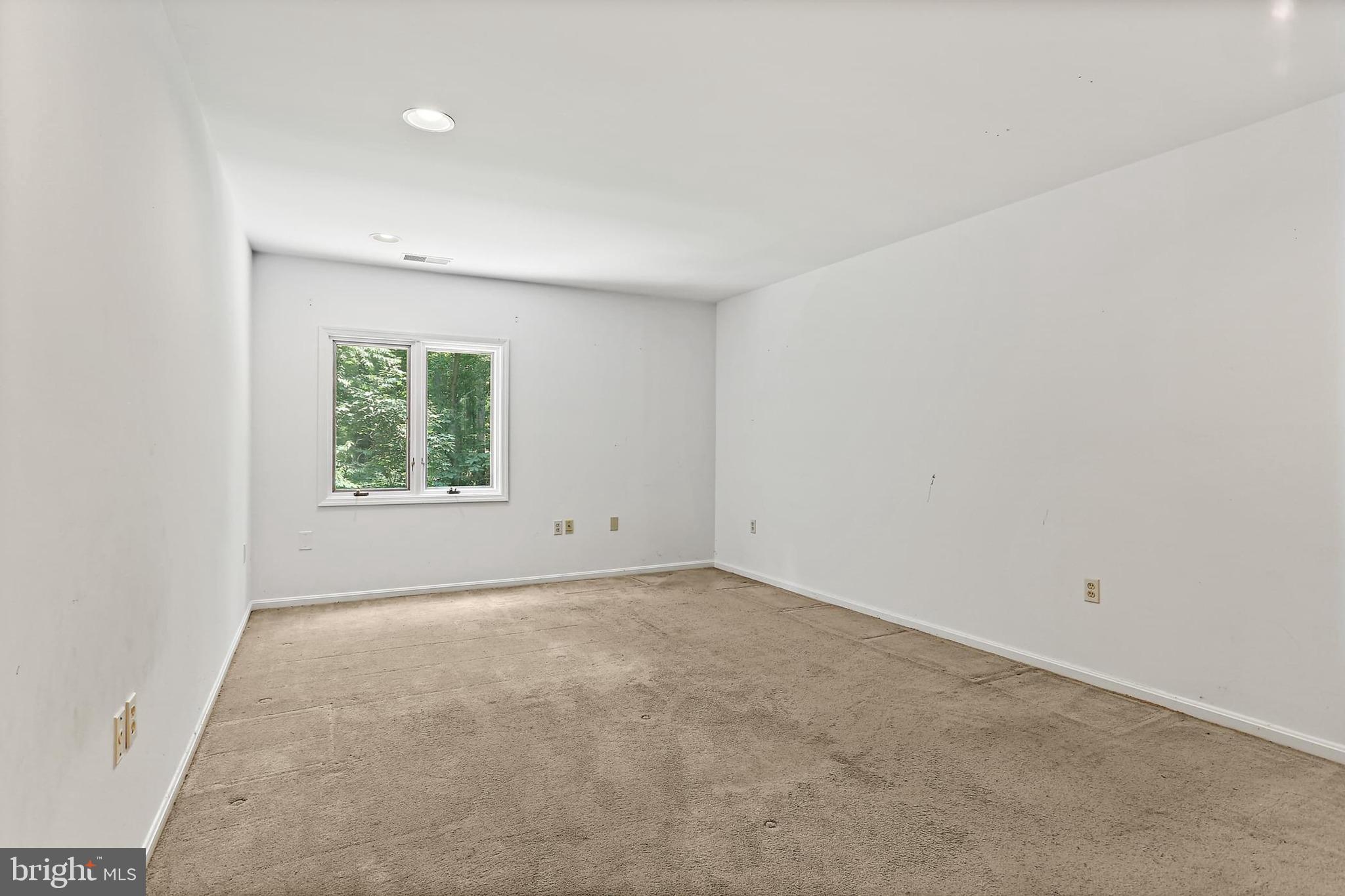 TRIADELPHIA WOODS - Residential Lease