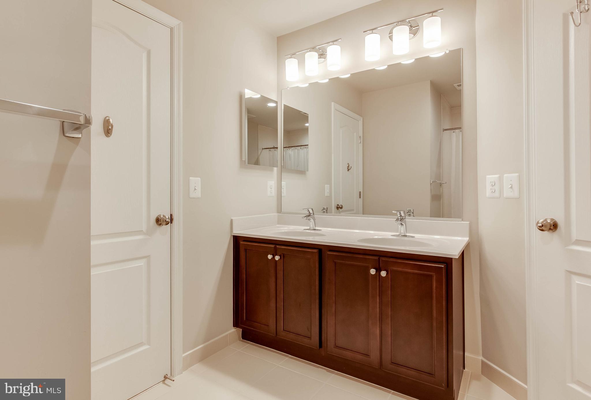 ANNAPOLIS RIDGE - Residential