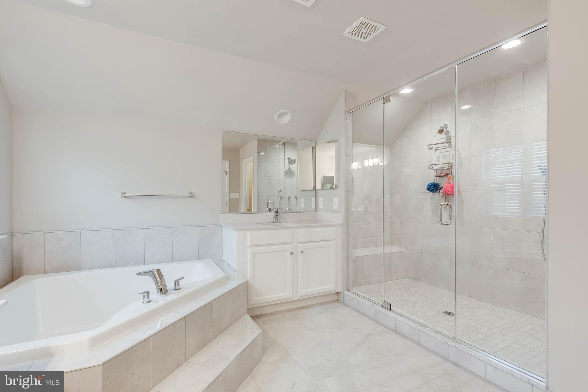 ANNAPOLIS RIDGE - Residential