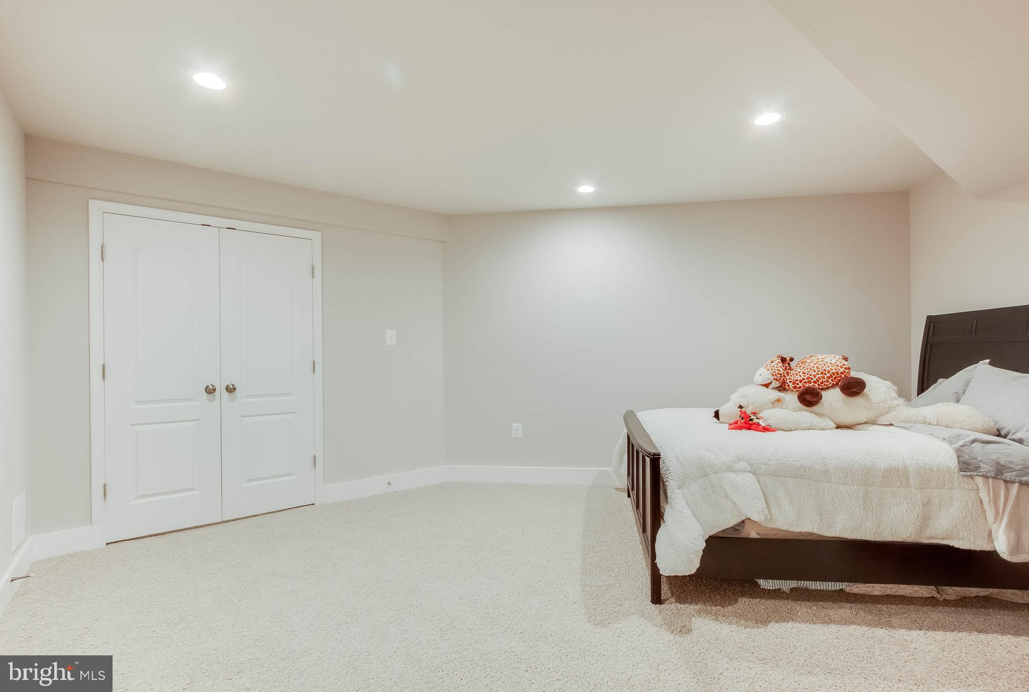 ANNAPOLIS RIDGE - Residential