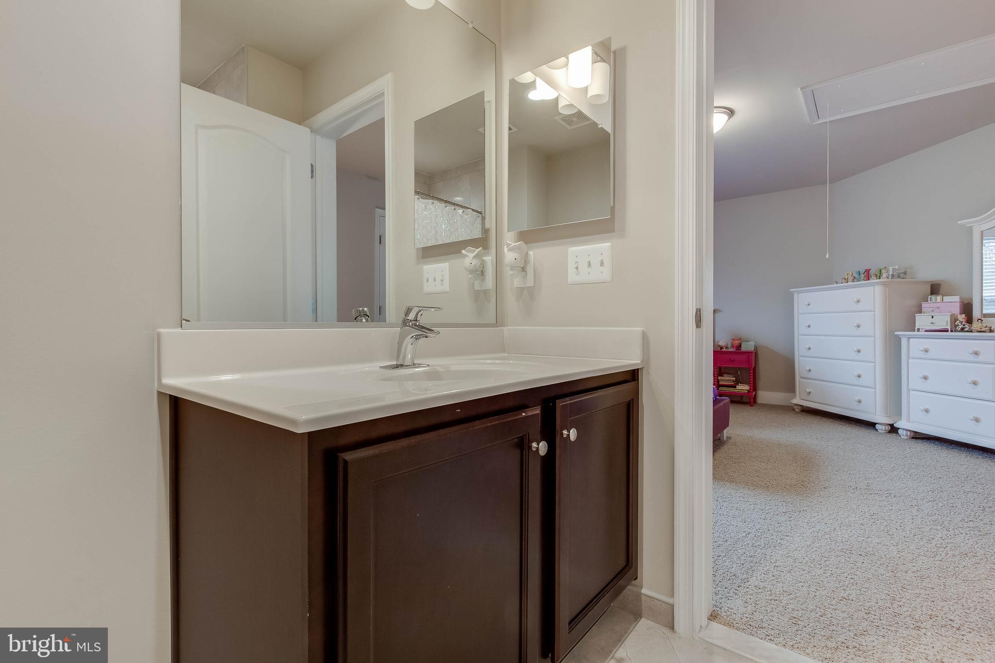 ANNAPOLIS RIDGE - Residential