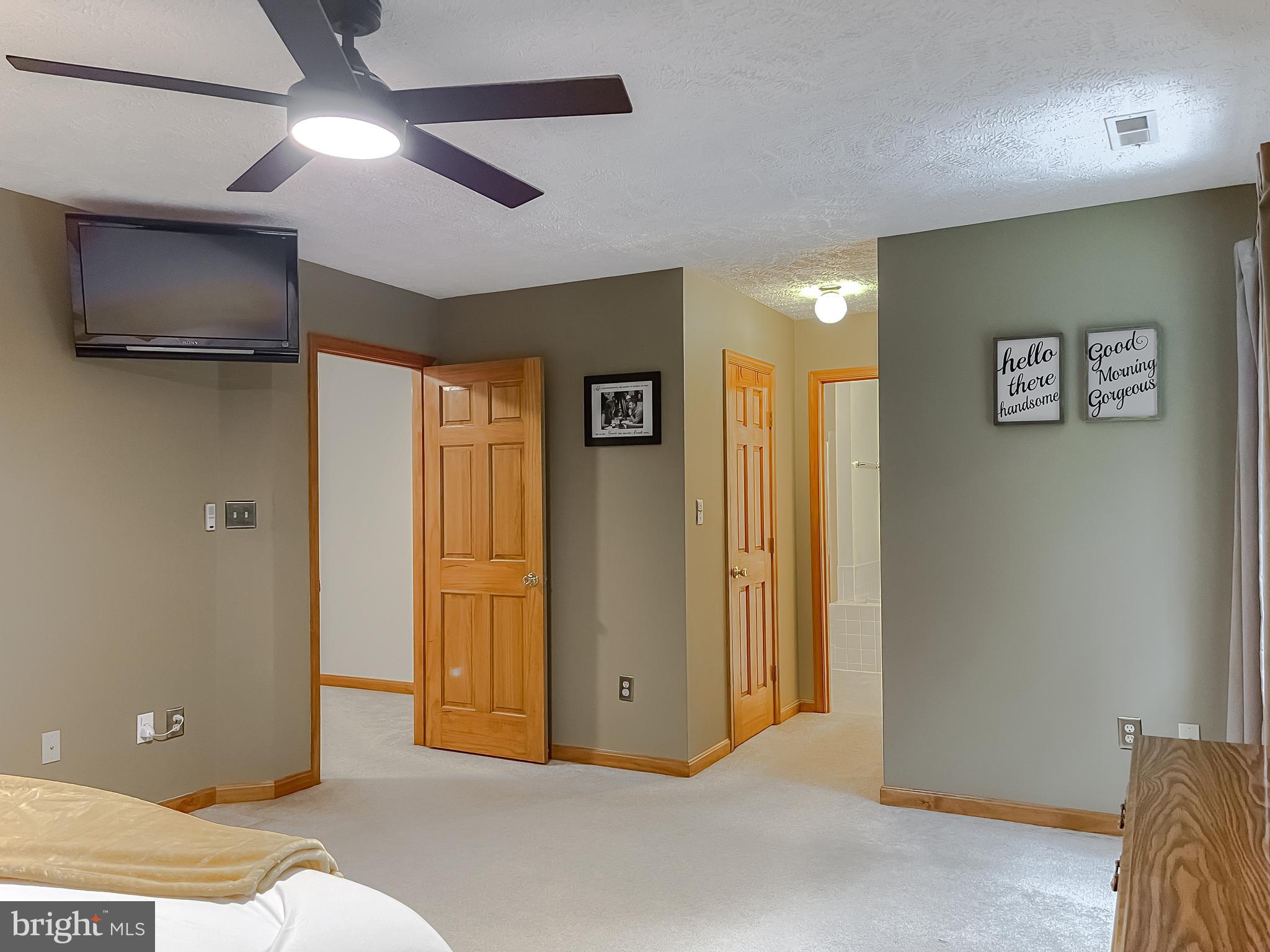 WHITEHALL - Residential