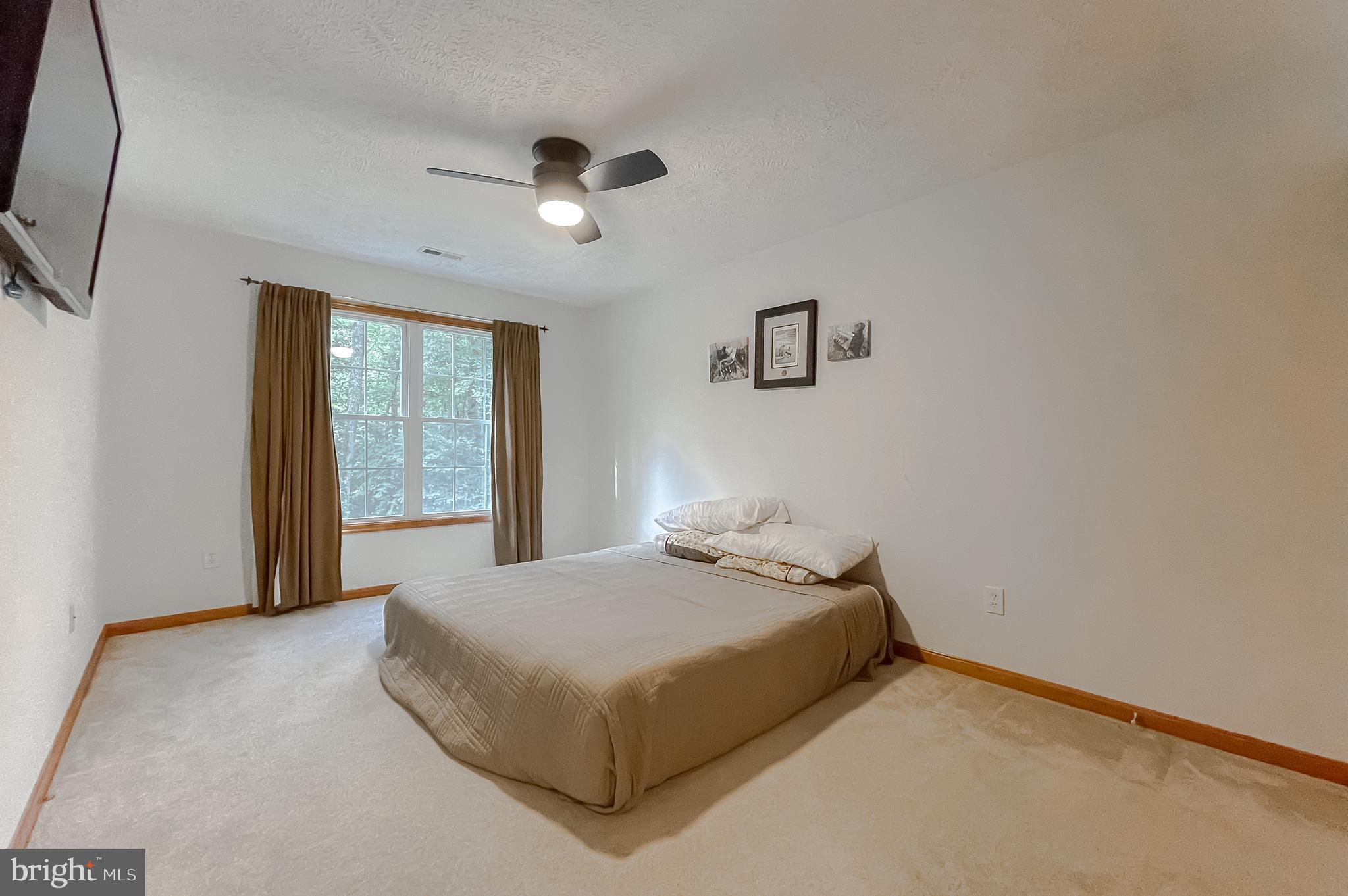 WHITEHALL - Residential