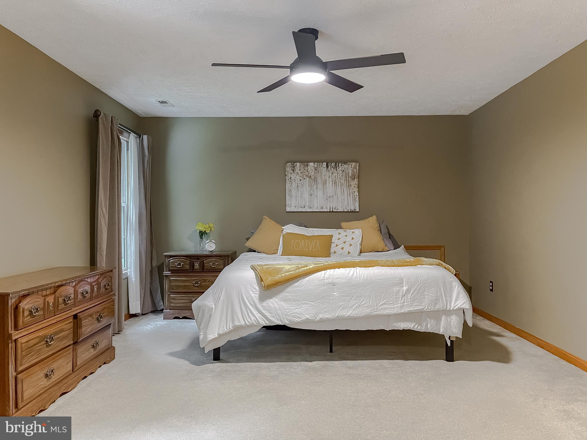 WHITEHALL - Residential