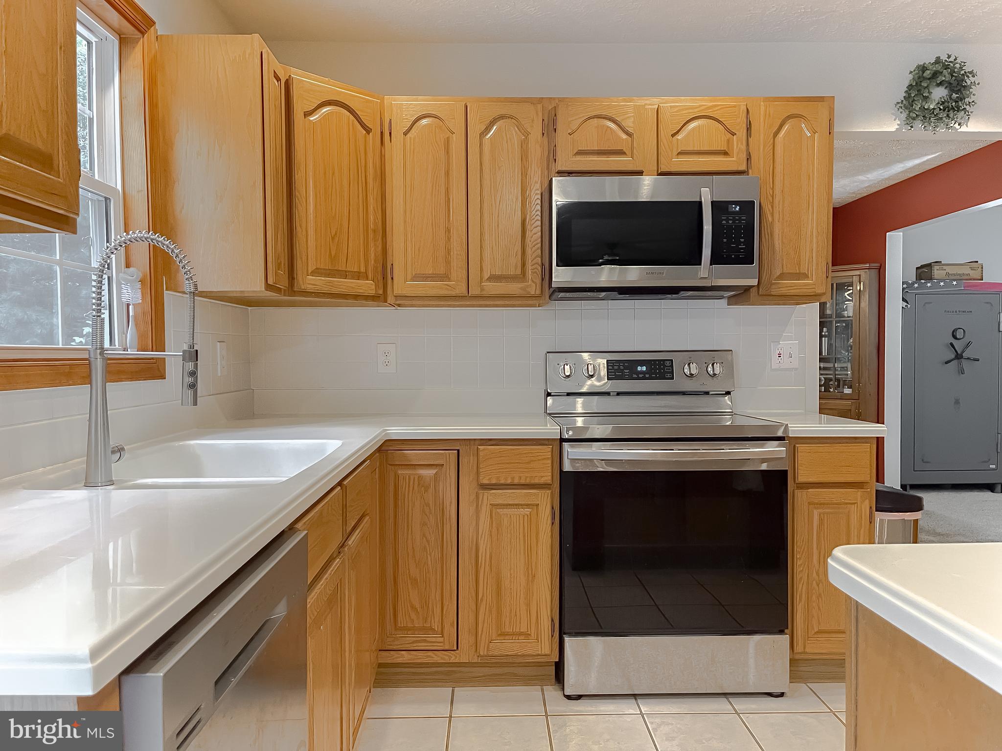 WHITEHALL - Residential