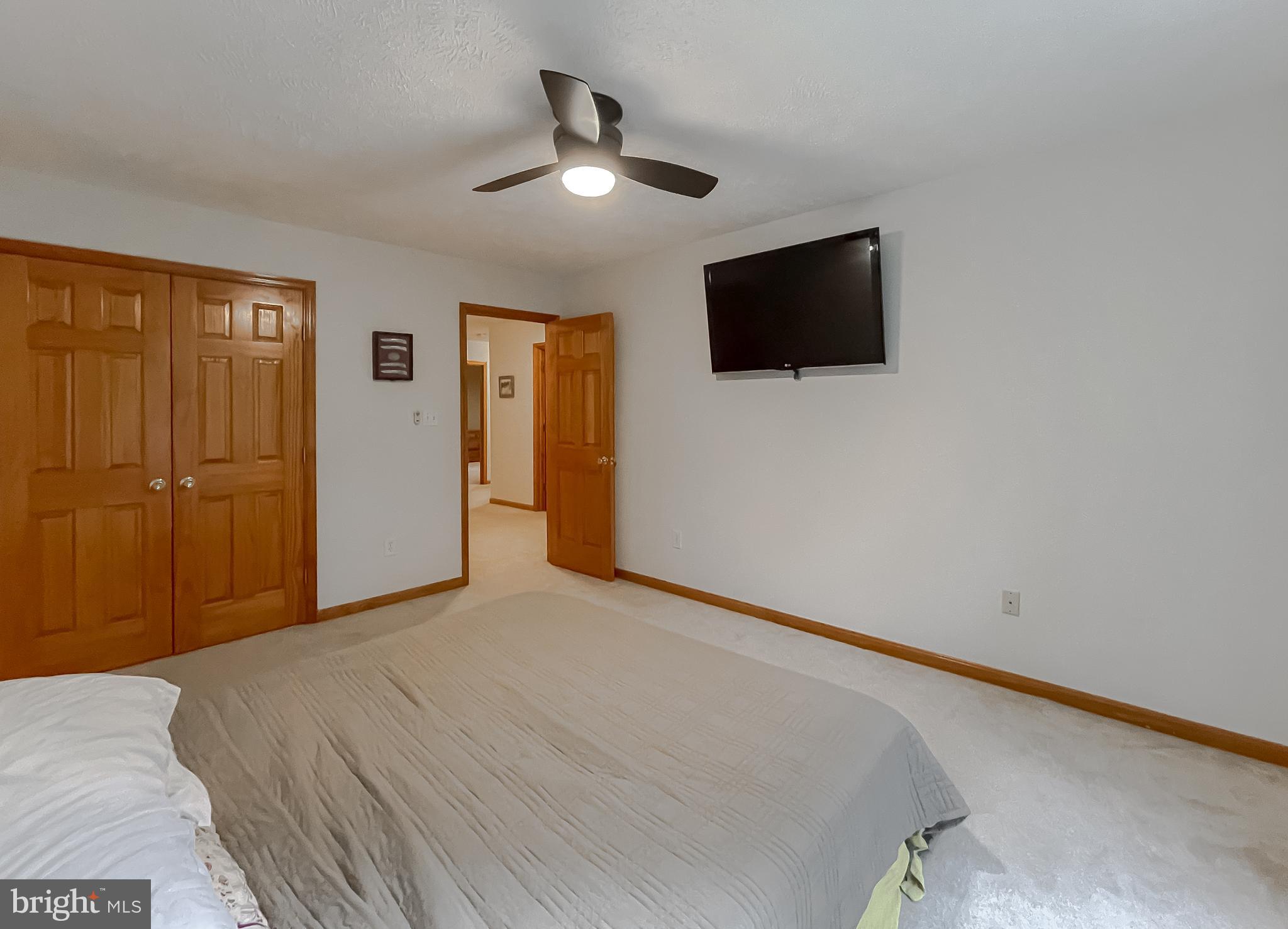 WHITEHALL - Residential