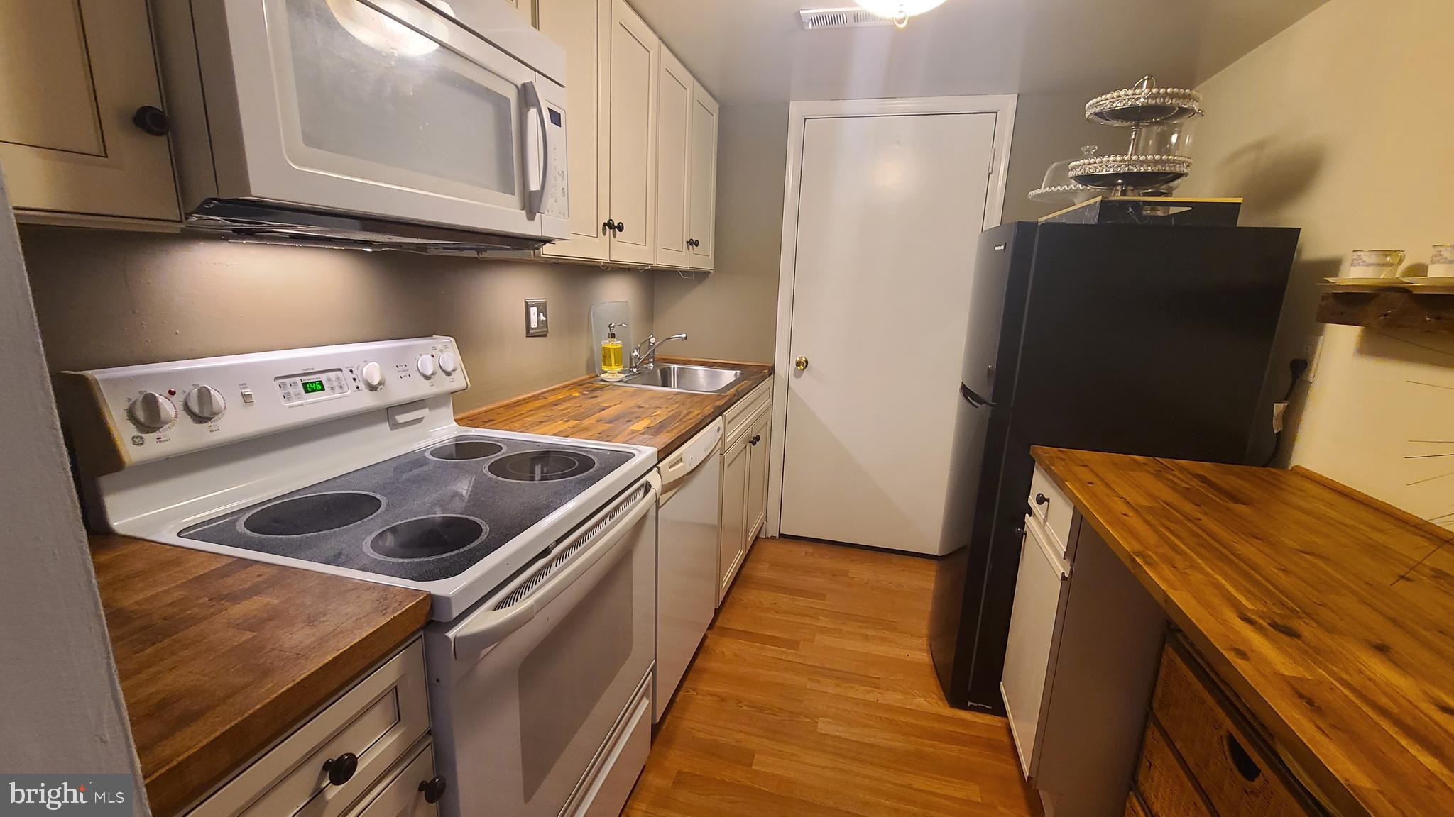 CHATHAM VIL OF TOW - Residential