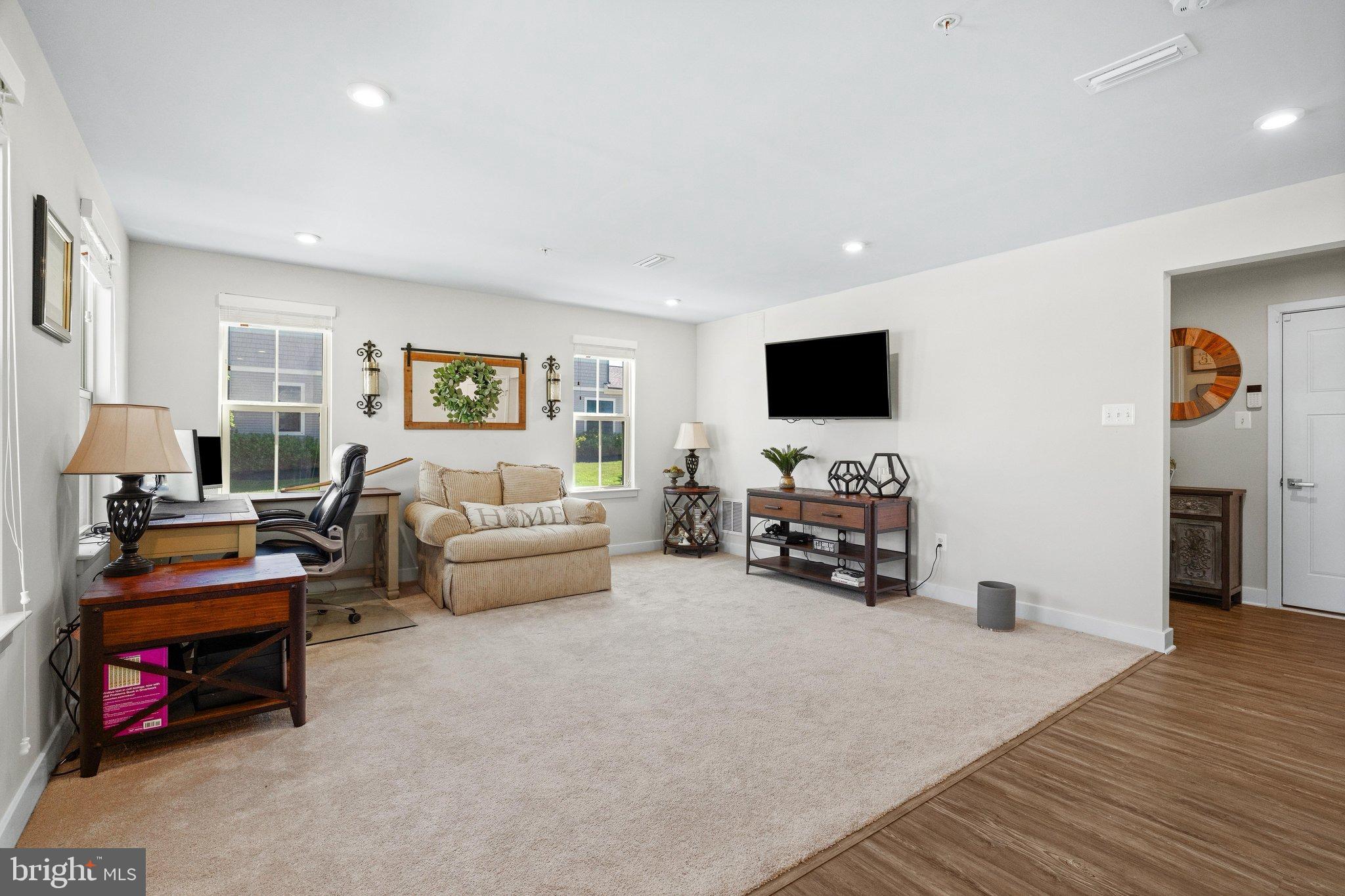 8900 SHADY PINES DRIVE