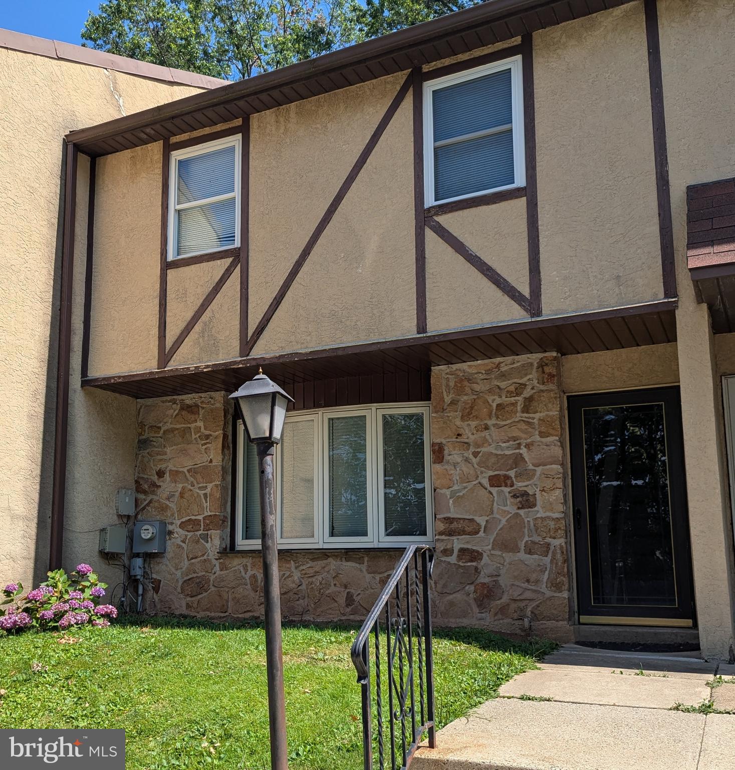 An opportunity in a quiet community. Welcome to this three-bedroom, two-and-a-half bath townhouse, nestled in a peaceful and well-maintained development. This home offers a wonderful canvas for those looking to add personal touches and value, with spacious rooms and great bones ready for your creative vision.
Step inside to discover a thoughtfully designed main floor featuring an open-concept feel between the living room and kitchen. The flexible space here offers multiple possibilities—create a cozy dining area, a home office, or an inviting play corner. This could be the heart of the home, perfect for both relaxing and entertaining
Enjoy the practicality of main floor laundry, making everyday chores a breeze. The kitchen is well-sized and waiting for your updates, while the living room provides ample space for gathering with friends.
Upstairs, you’ll find three comfortable bedrooms, including a generous primary suite with its own ensuite bath. Two additional bedrooms share a full bathroom, providing ample space for guests or creative use as a hobby or exercise area. A convenient half bath is located on the main floor for visitors' use.
Though the home does need work, it presents a fantastic opportunity for buyers ready to invest in updates and make it their own. Whether you’re seeking your first home, a project to personalize, or an investment opportunity, this townhouse offers immense promise in a tranquil, established neighborhood.