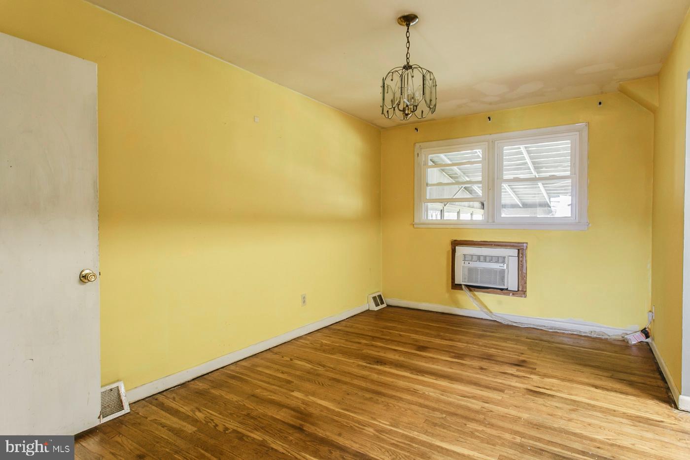 1120 E 8TH STREET 121
