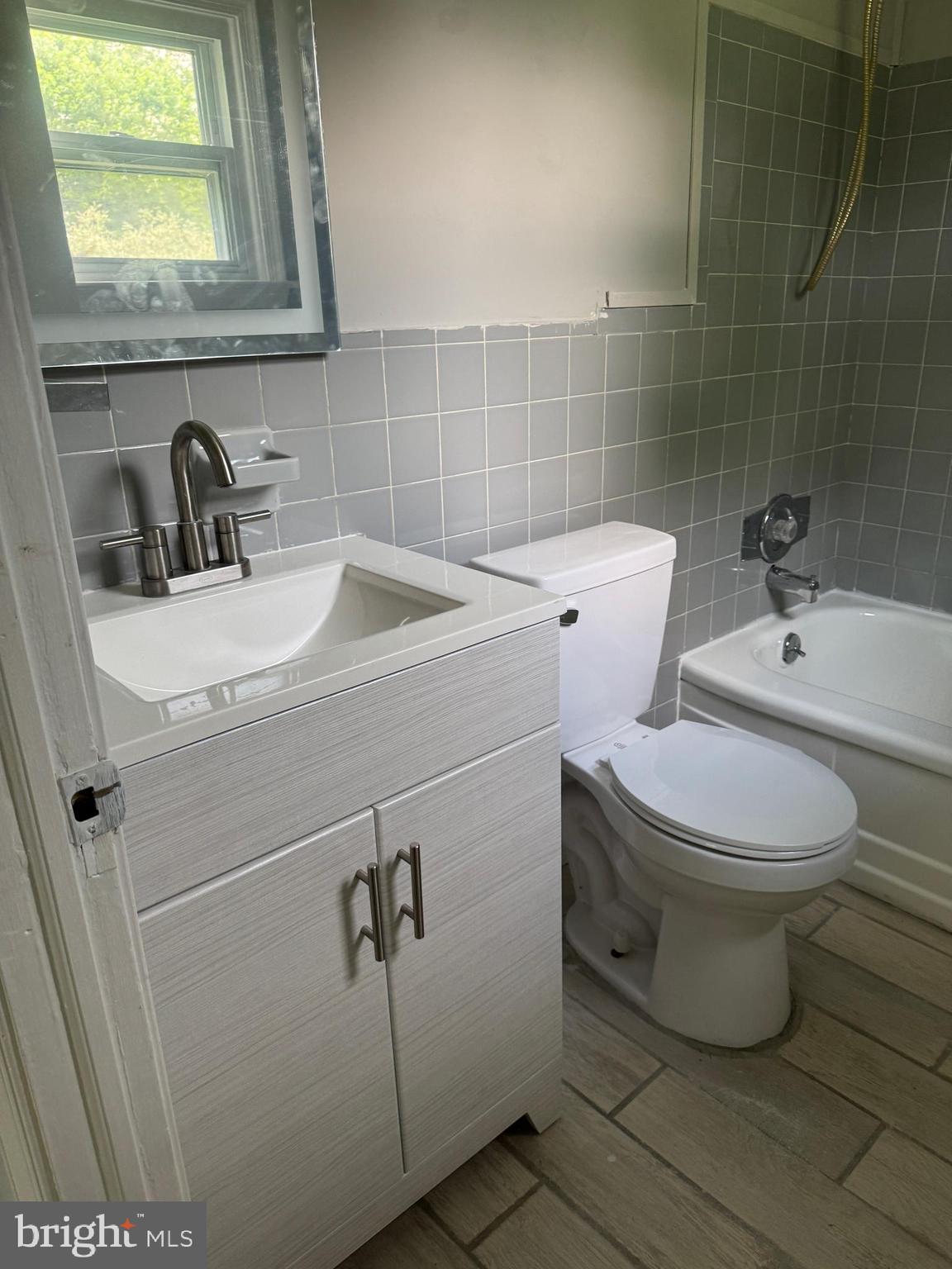 MEADOWBROOK - Residential