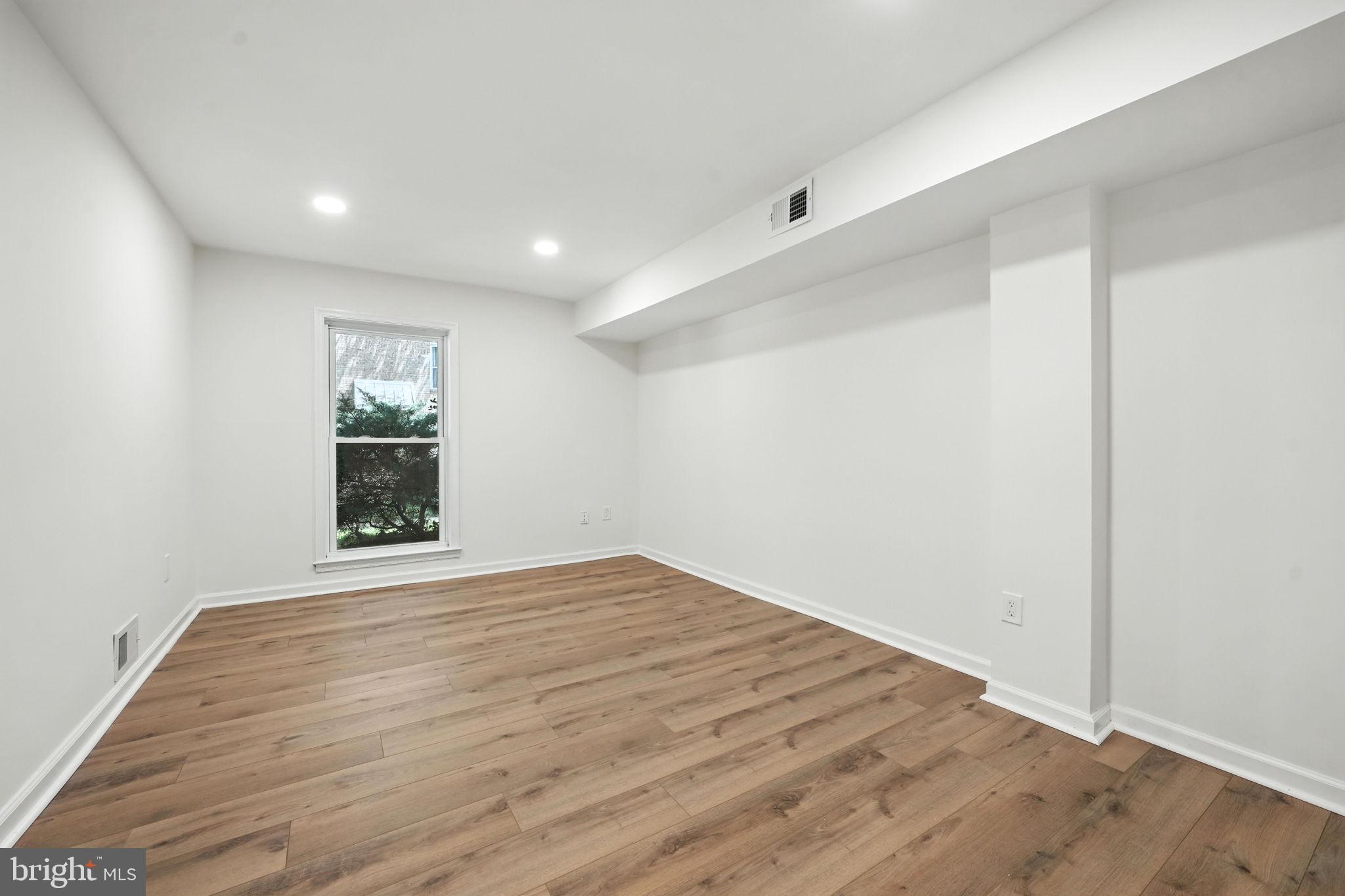 MANTUA - Residential