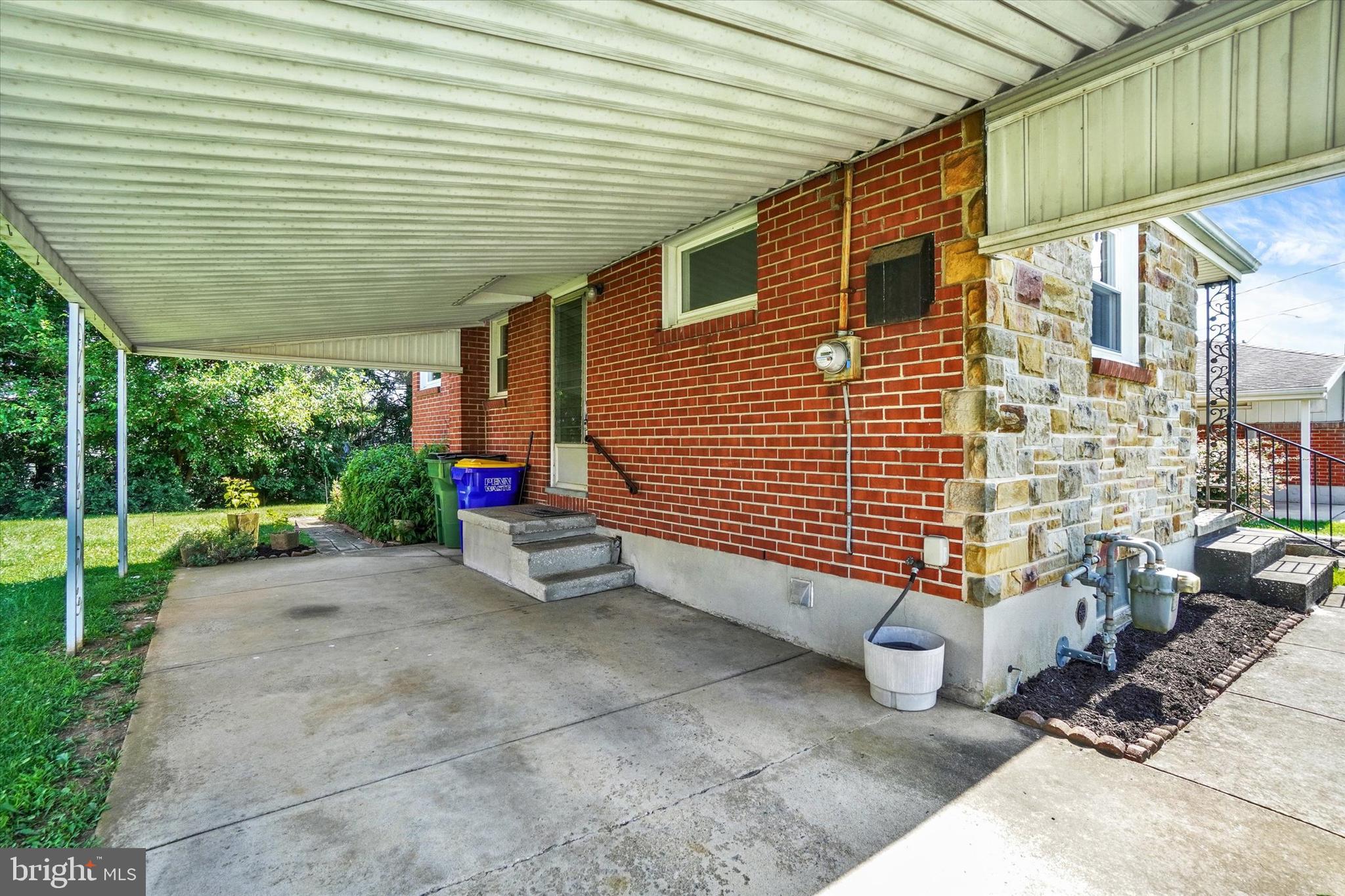 130 KNOLL LANE