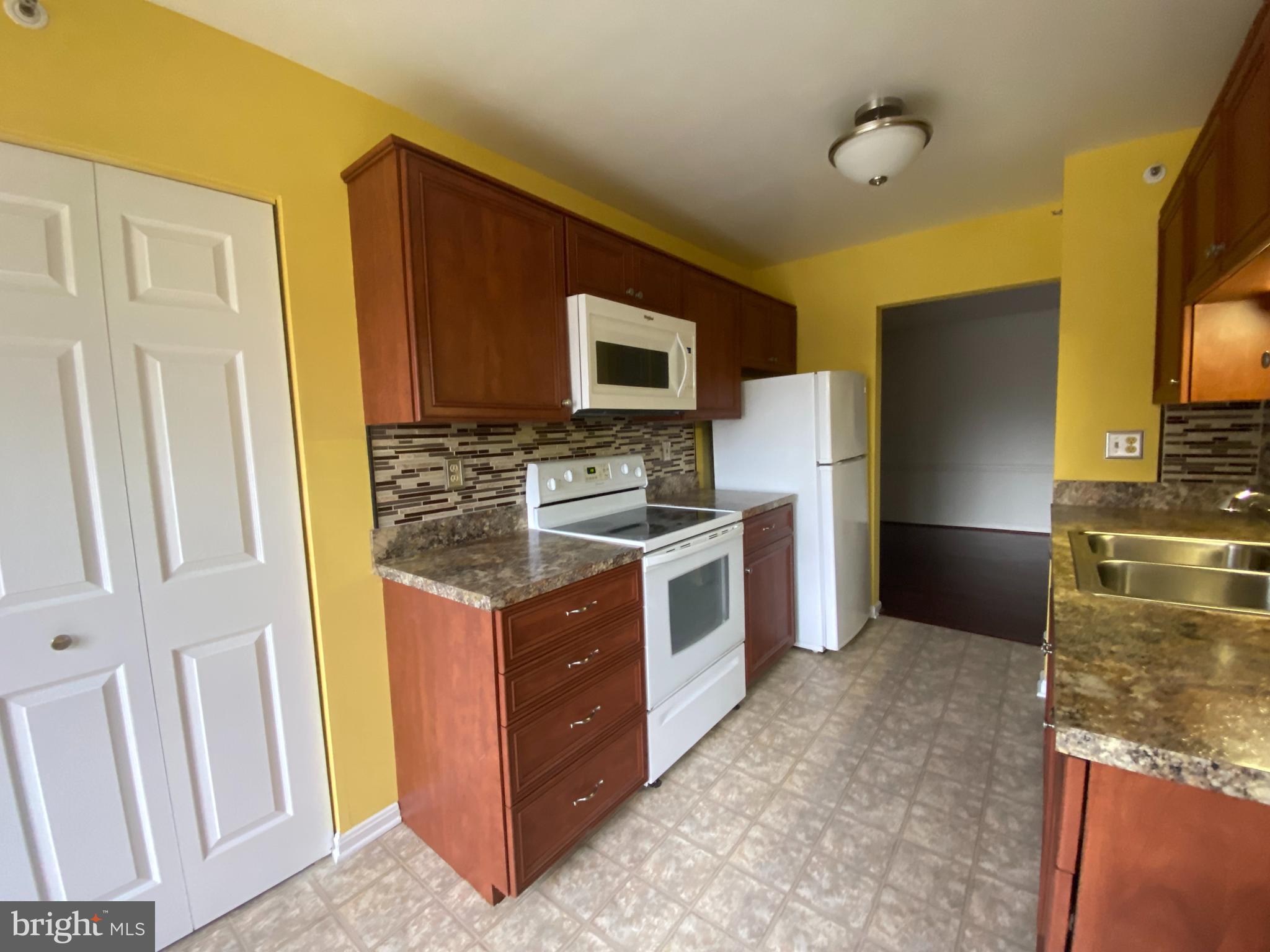 THE POINTE - Residential