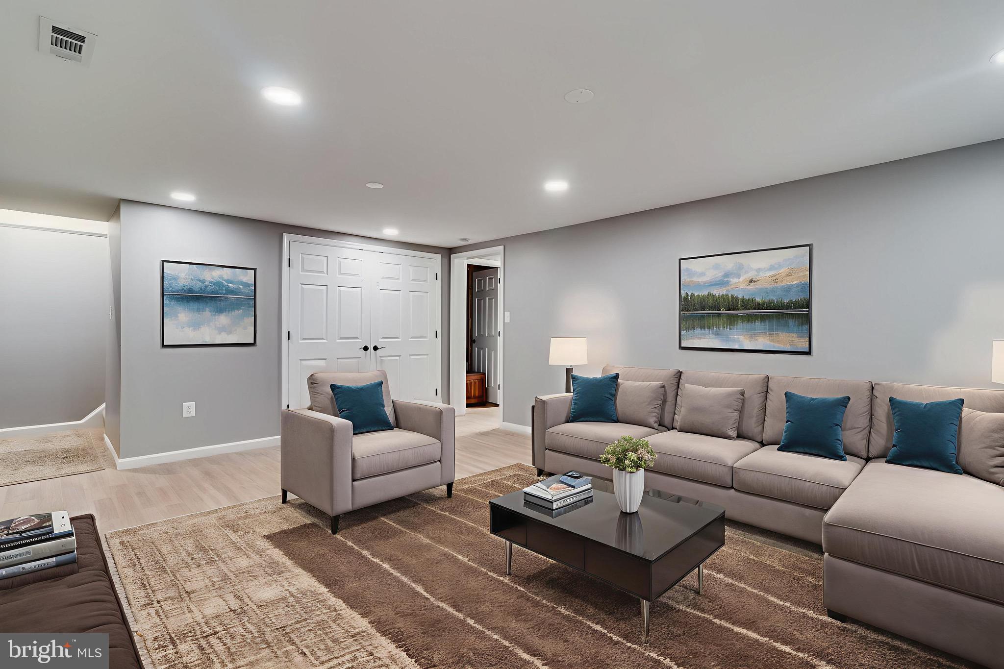 AUGUST RUN - Residential