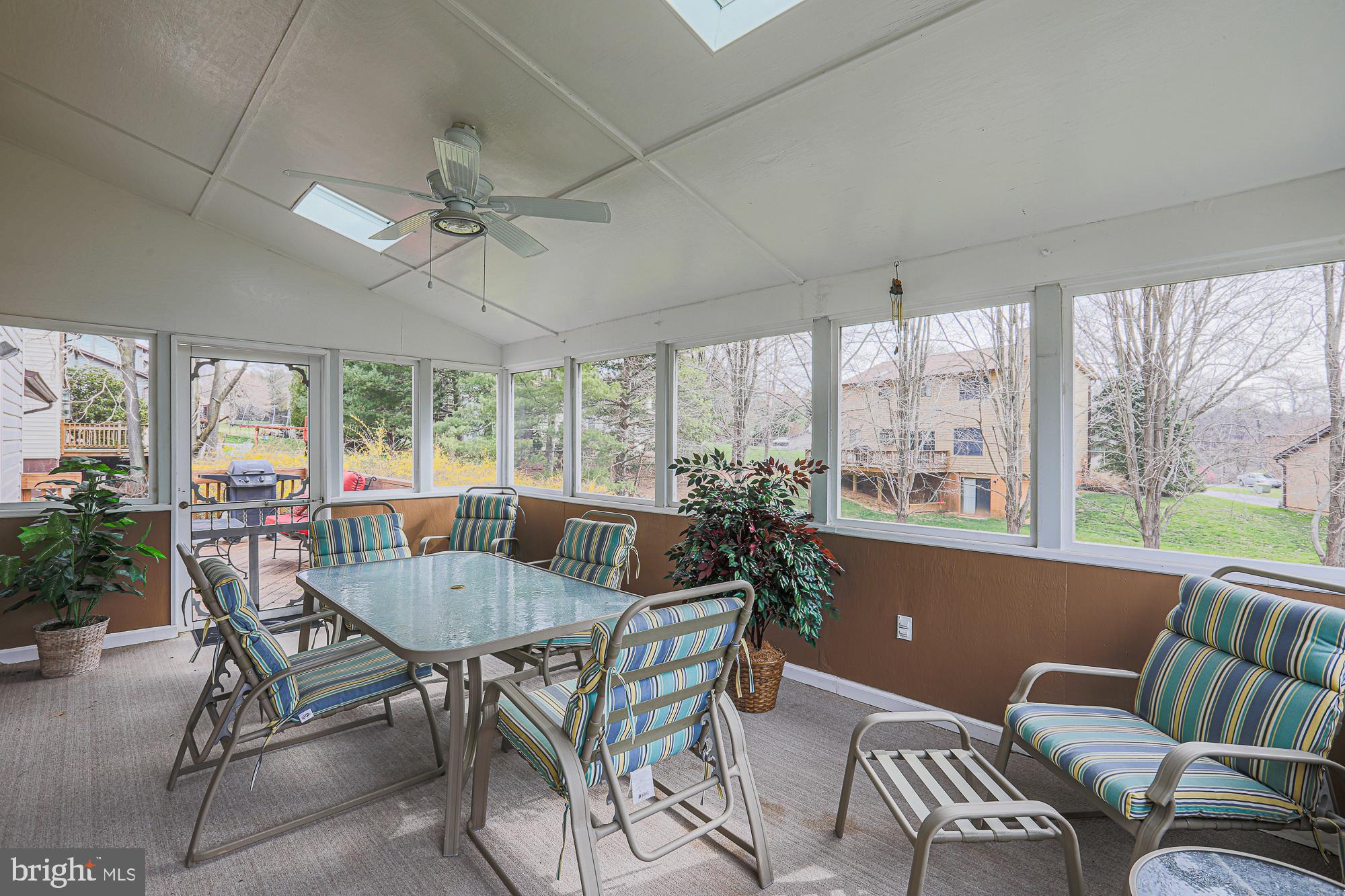 VELVET HILLS - Residential