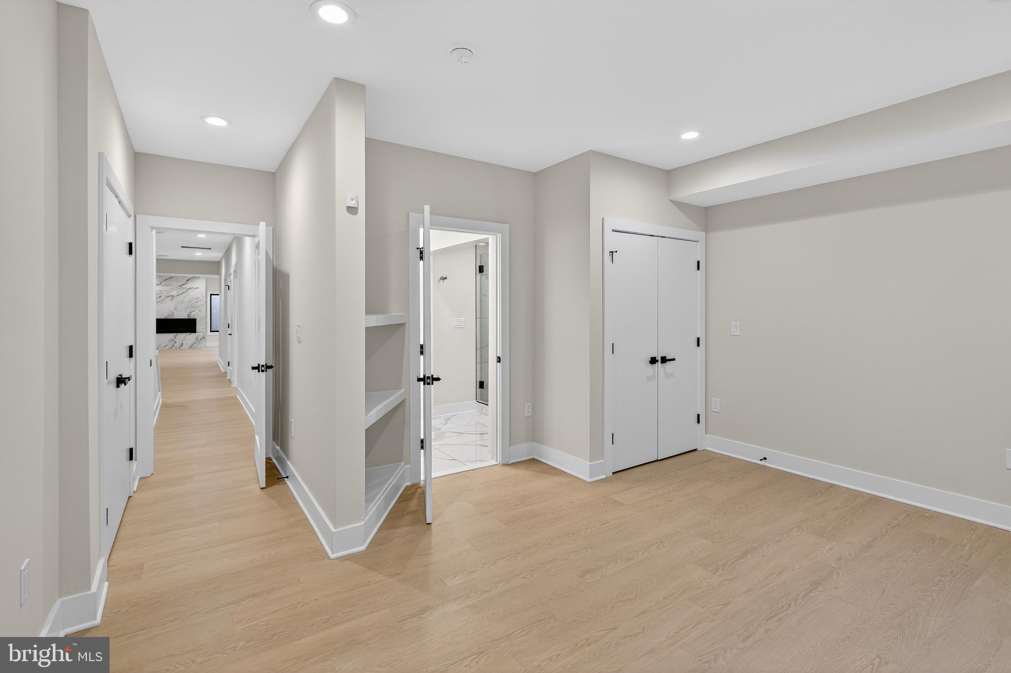 WILLET HEIGHTS - Residential