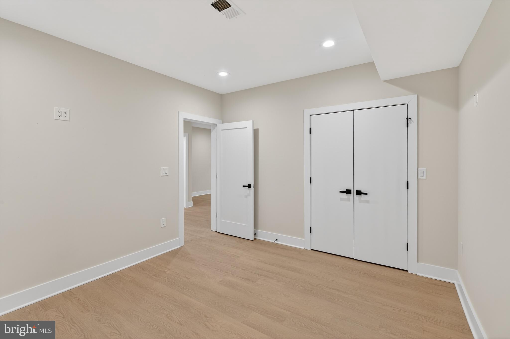 WILLET HEIGHTS - Residential