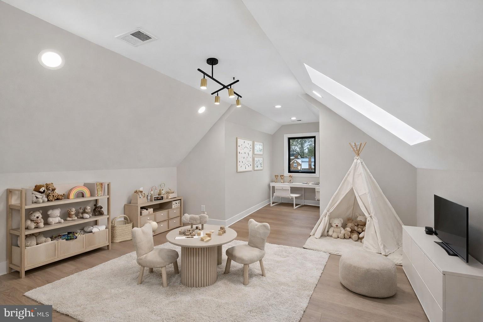 WILLET HEIGHTS - Residential