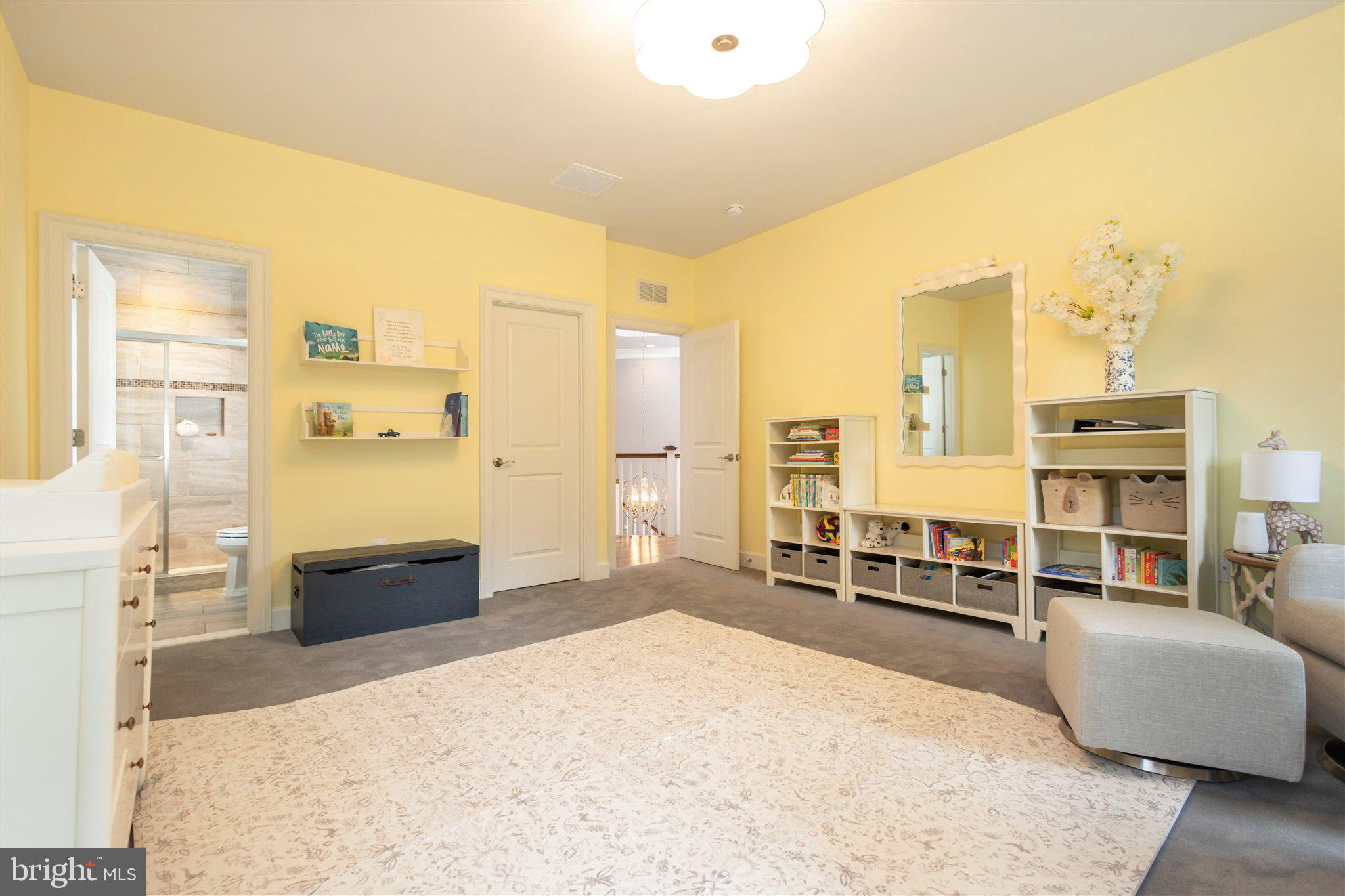 KENWOOD PARK - Residential