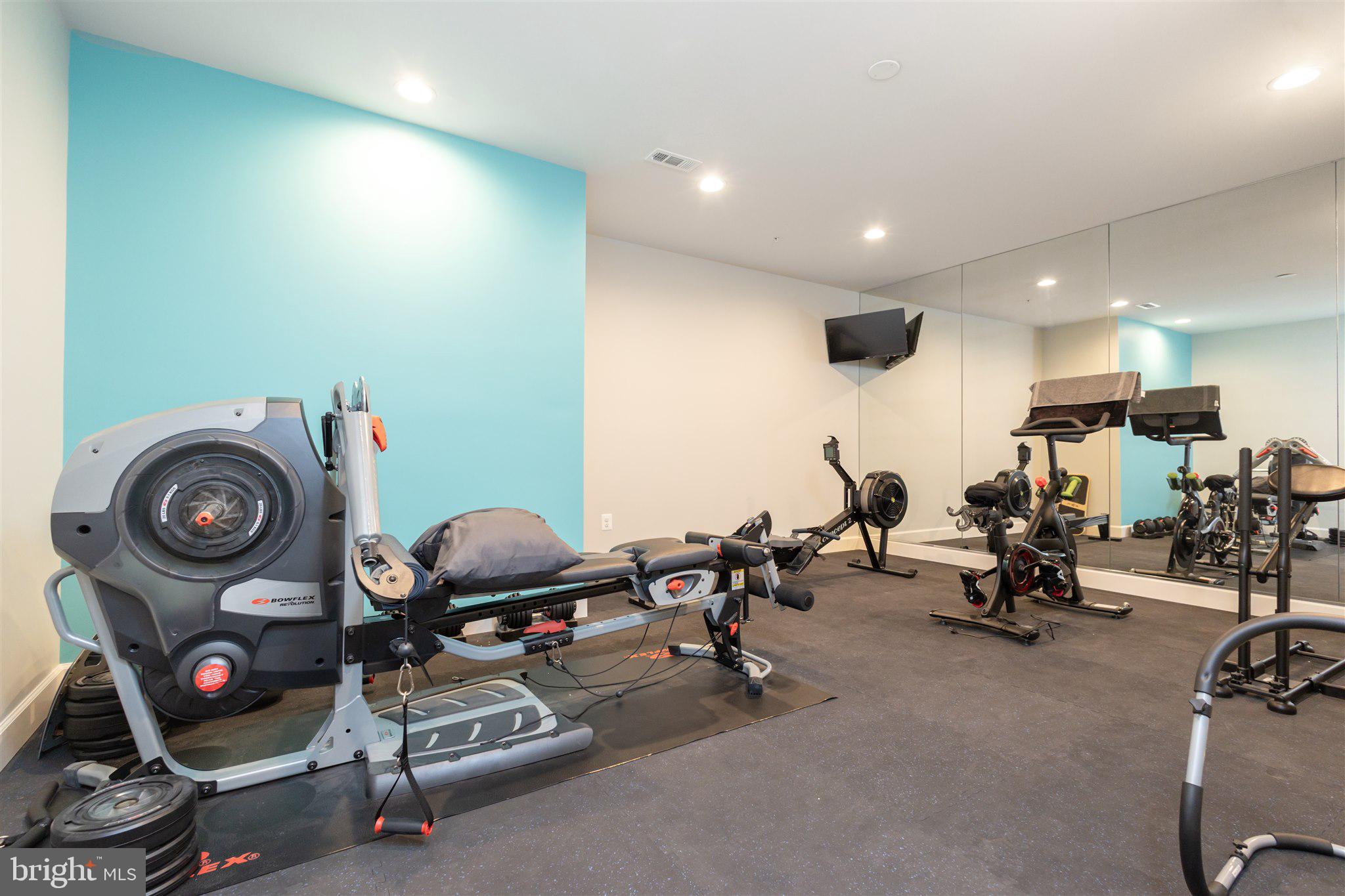 KENWOOD PARK - Residential