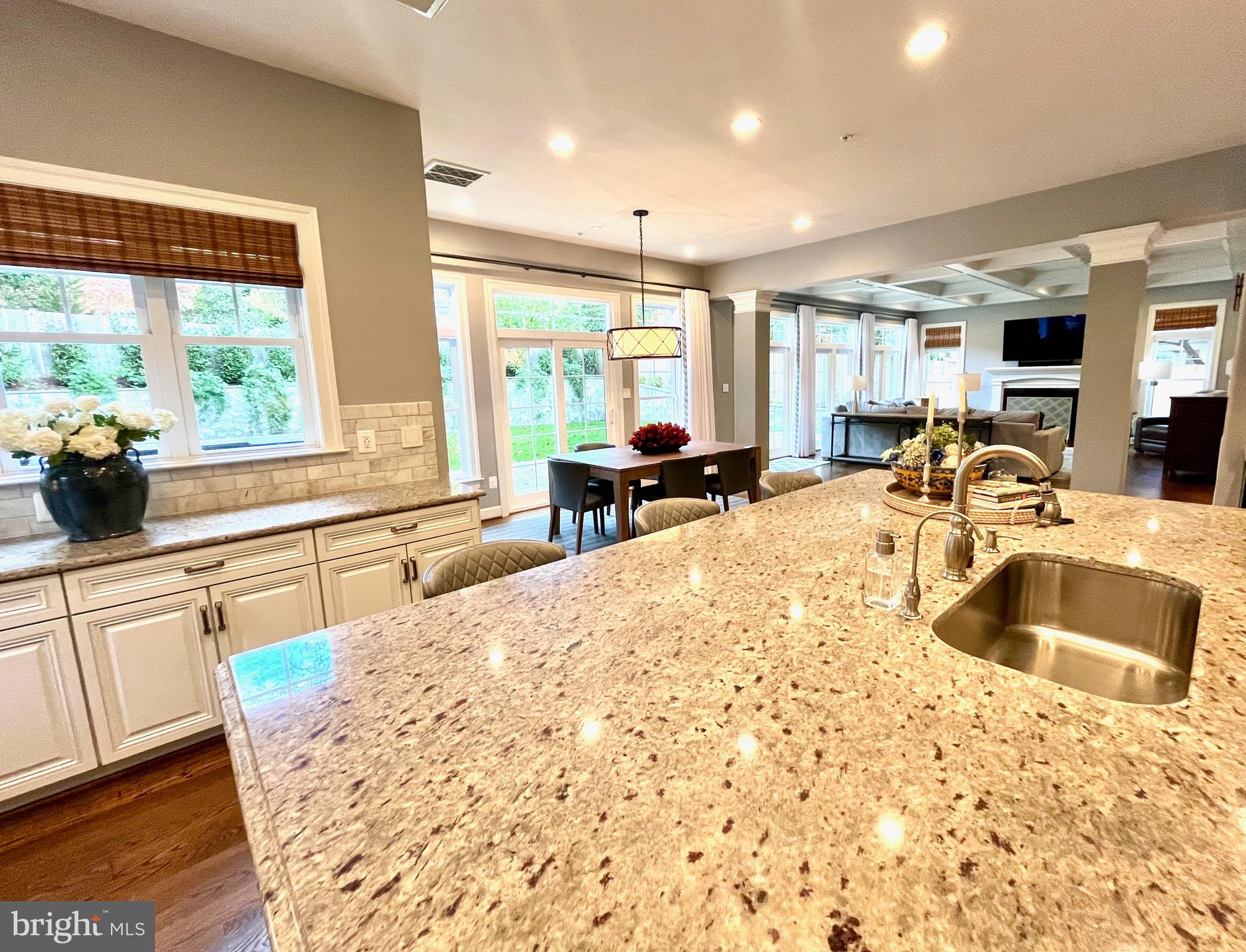 KENWOOD PARK - Residential