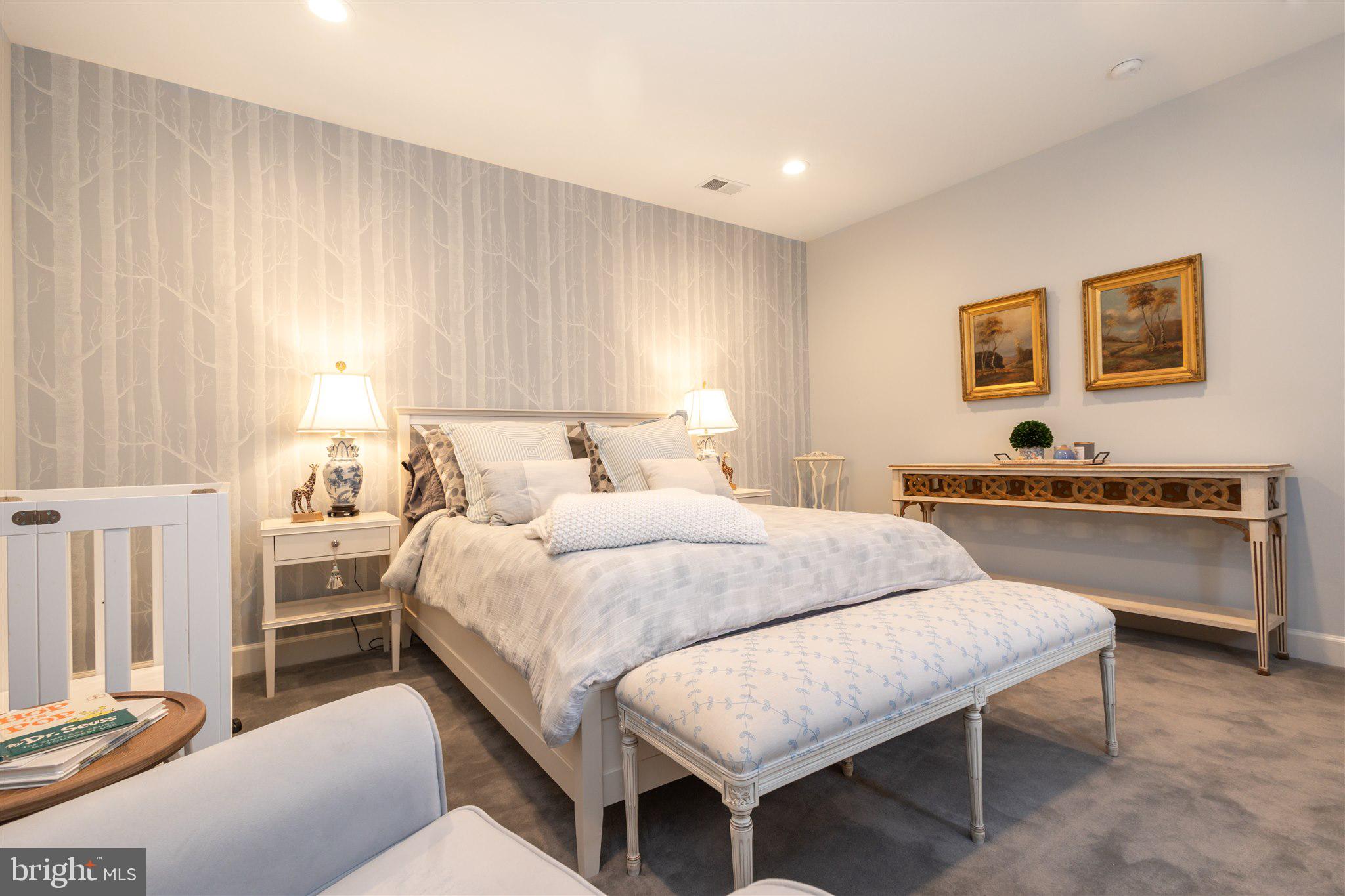 KENWOOD PARK - Residential