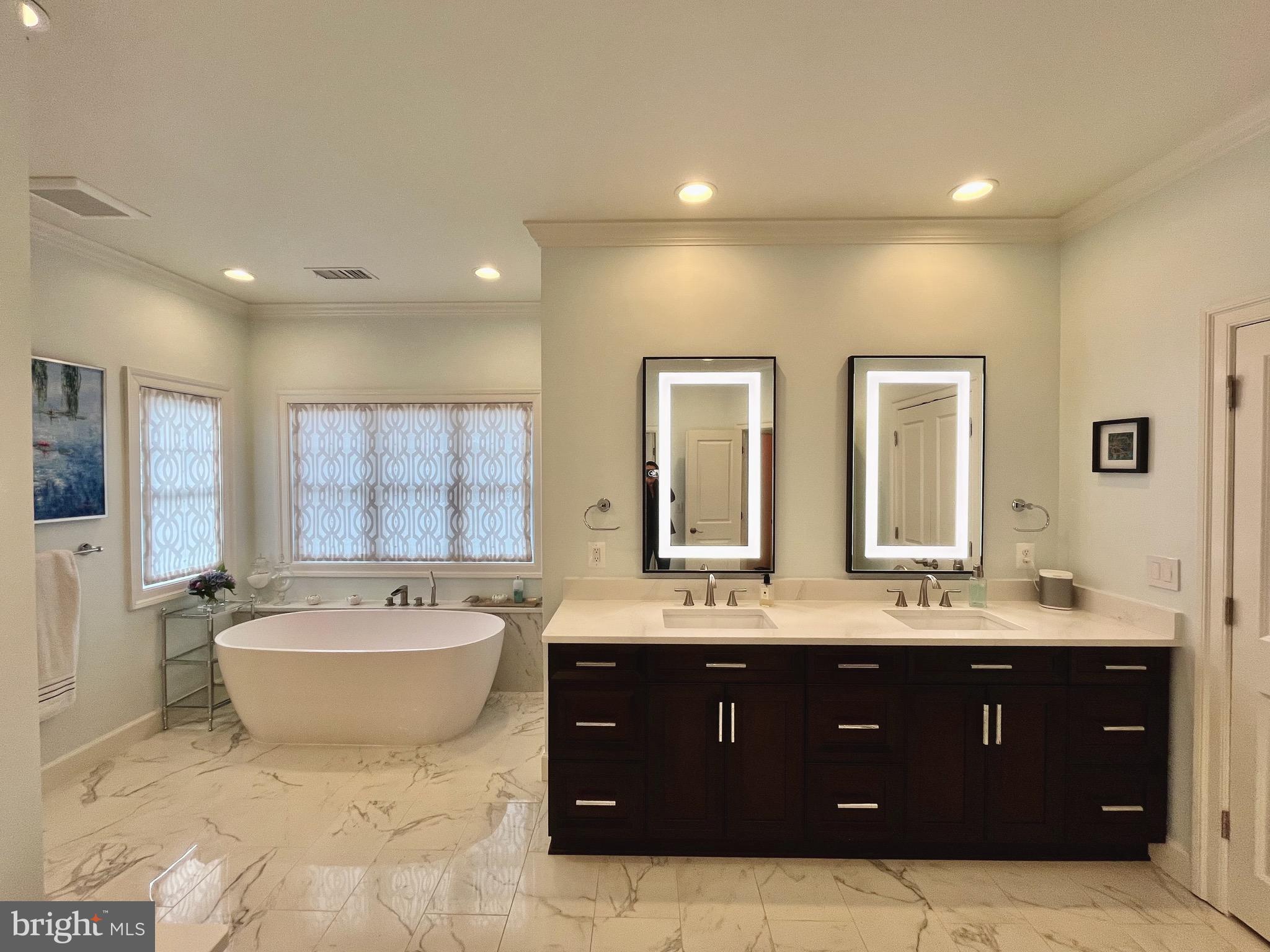 KENWOOD PARK - Residential