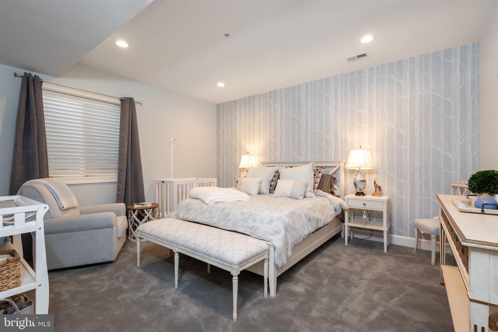 KENWOOD PARK - Residential