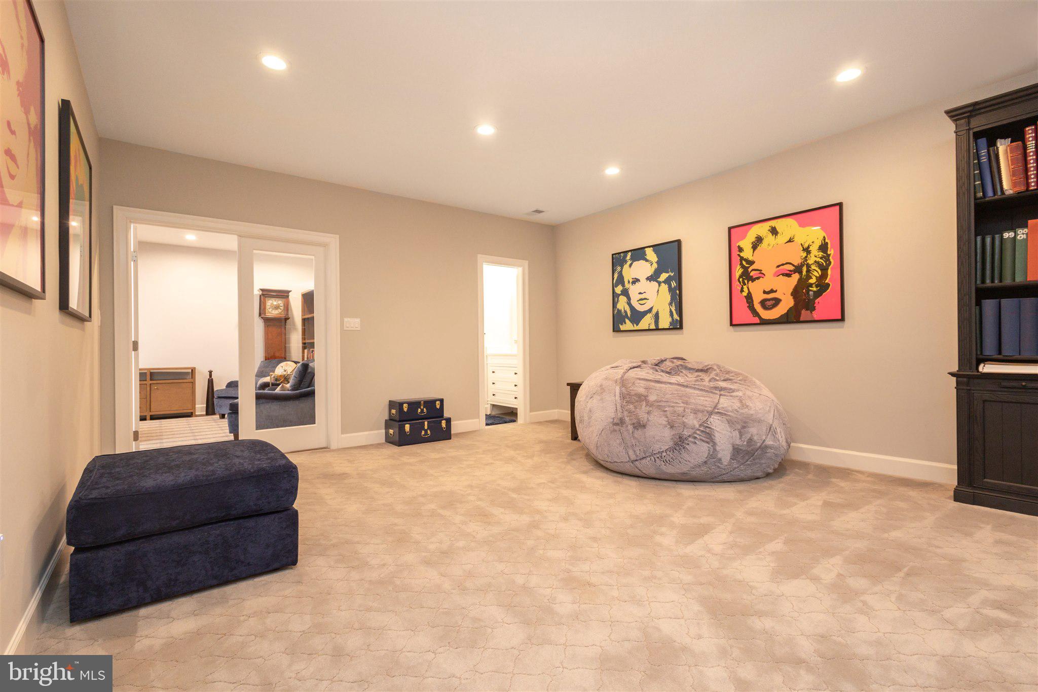 KENWOOD PARK - Residential