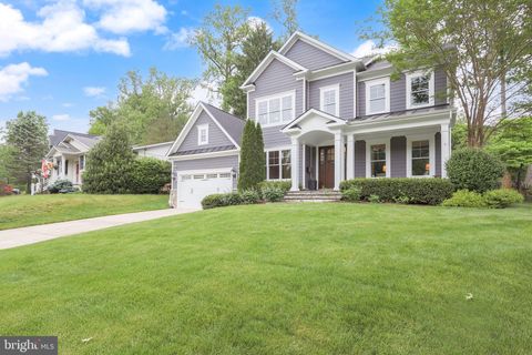 Photo of 6813 Millwood Road, BETHESDA, MD 20817 (MLS # MDMC2198866) Photo of 6813 Millwood Road, BETHESDA, MD 20817 (MLS # MDMC2198866)